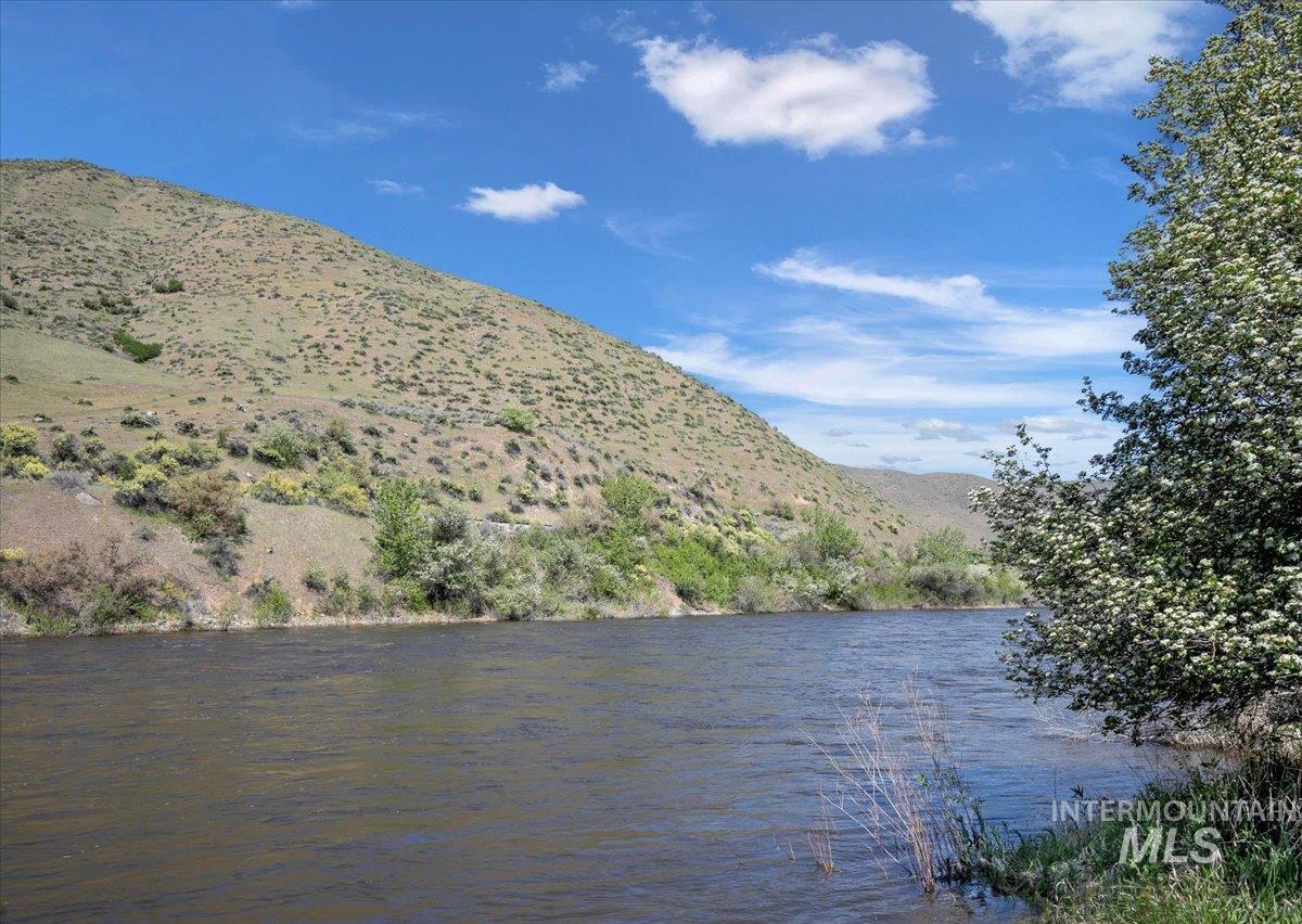 6856 Highway 55, Horseshoe Bend, Idaho 83629, 3 Bedrooms, 3 Bathrooms, Residential For Sale, Price $1,498,000, 98923100