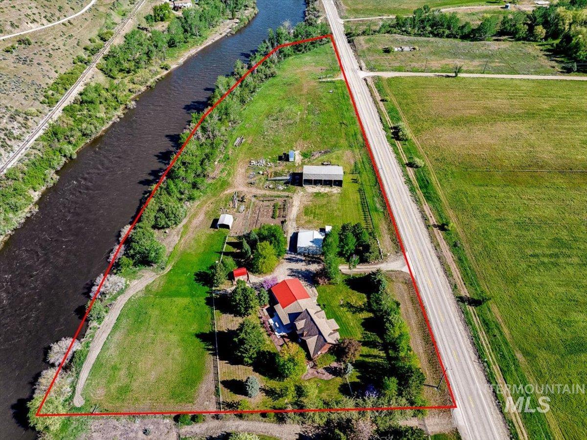 6856 Highway 55, Horseshoe Bend, Idaho 83629, 3 Bedrooms, 3 Bathrooms, Residential For Sale, Price $1,498,000, 98923100