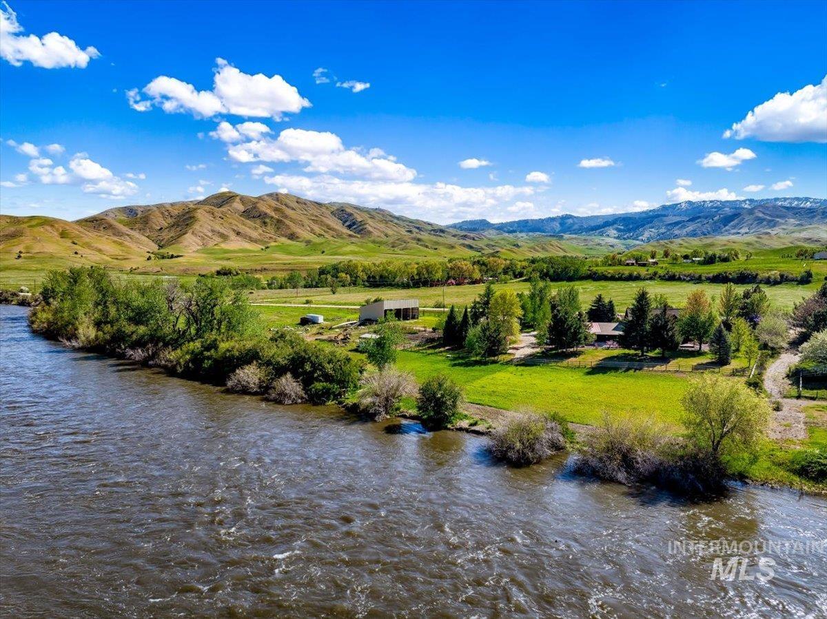 6856 Highway 55, Horseshoe Bend, Idaho 83629, 3 Bedrooms, 3 Bathrooms, Residential For Sale, Price $1,498,000, 98923100