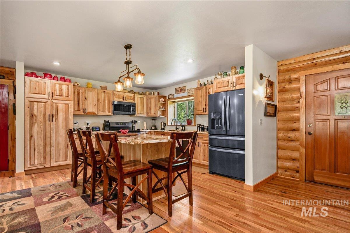 6856 Highway 55, Horseshoe Bend, Idaho 83629, 3 Bedrooms, 3 Bathrooms, Residential For Sale, Price $1,498,000, 98923100