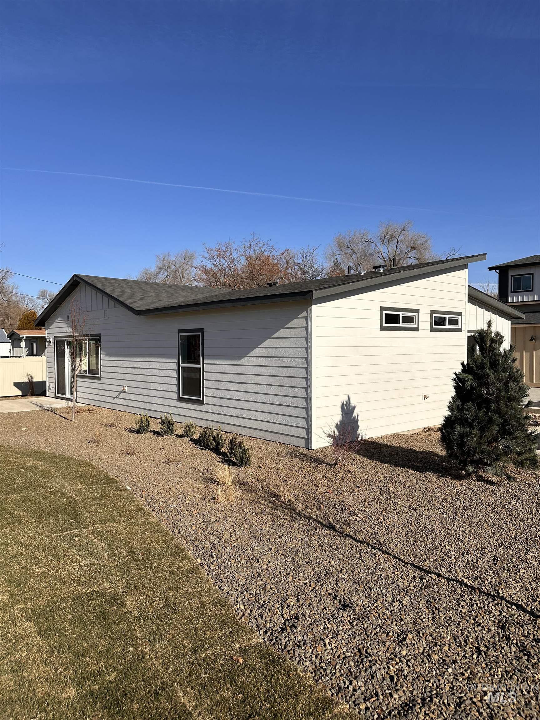 1351 SW Harrier Ave, Mountain Home, Idaho 83647, 3 Bedrooms, 2 Bathrooms, Residential For Sale, Price $308,500, 98923118