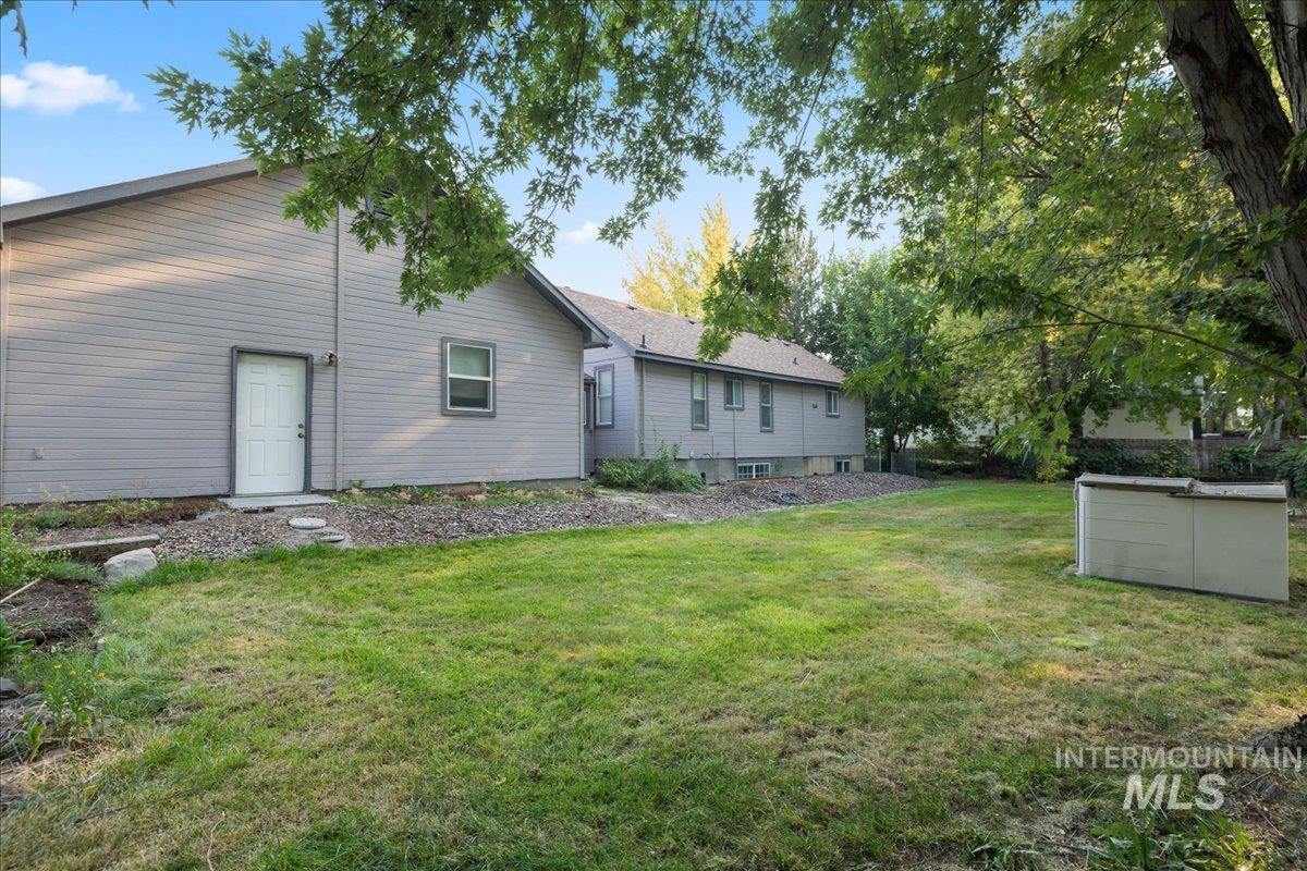 1515 E Florida Ave, Nampa, Idaho 83644, 4 Bedrooms, 3 Bathrooms, Residential For Sale, Price $399,900,MLS 98923164