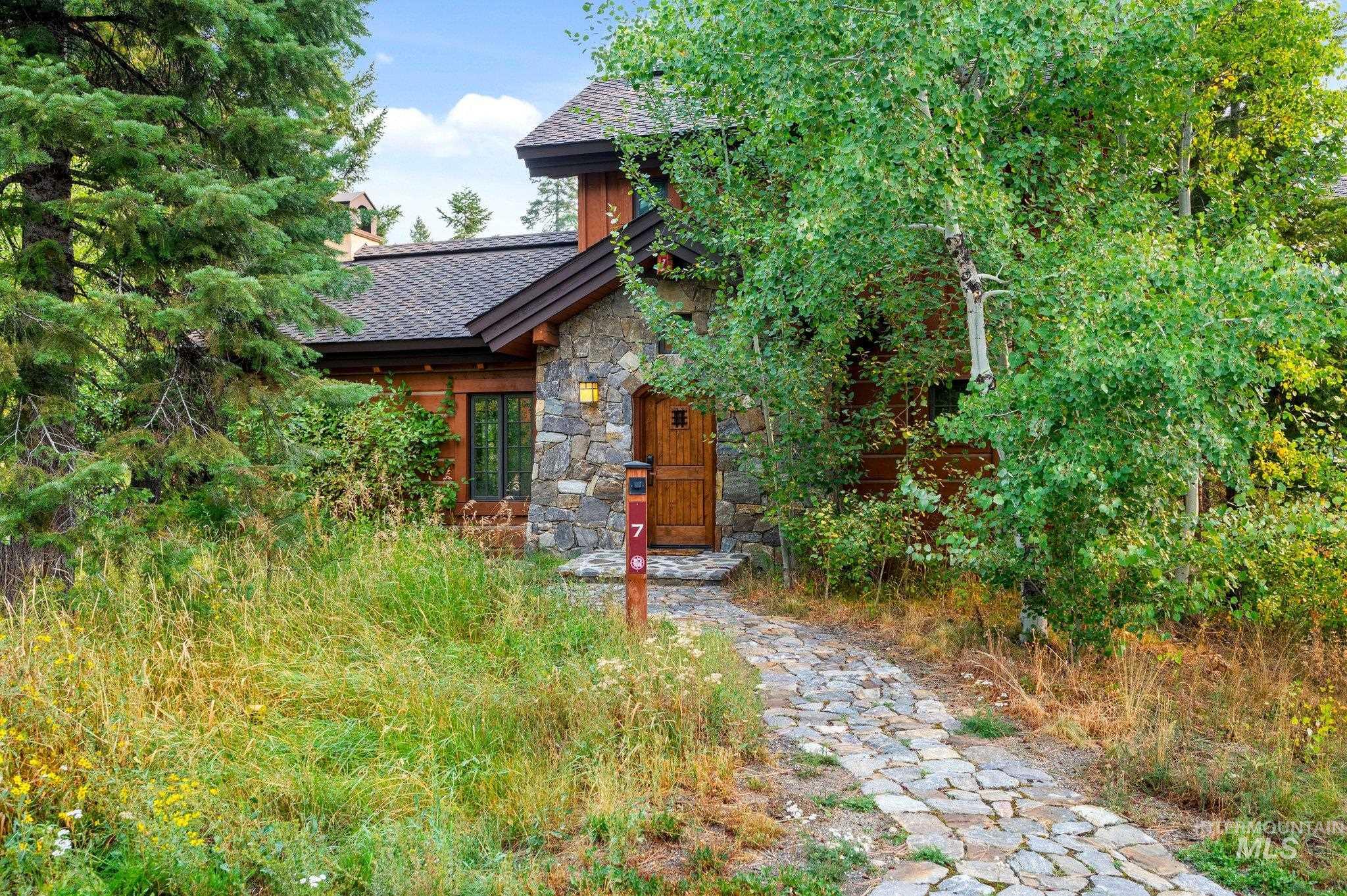 7 Rock Creek, Donnelly, Idaho 83615, 2 Bedrooms, 2.5 Bathrooms, Residential For Sale, Price $1,270,000,MLS 98923213