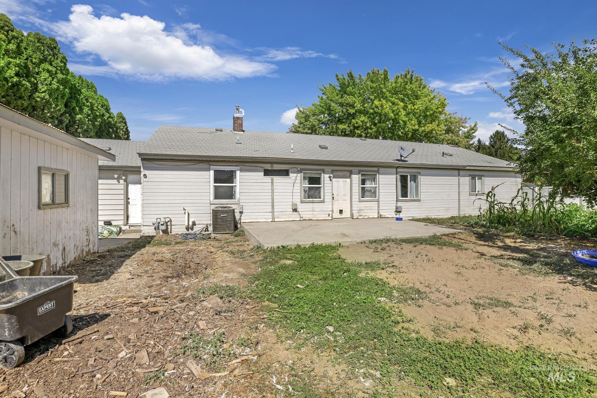 333 16th Ave E, Jerome, Idaho 83338, 5 Bedrooms, 2 Bathrooms, Residential For Sale, Price $350,000,MLS 98923276