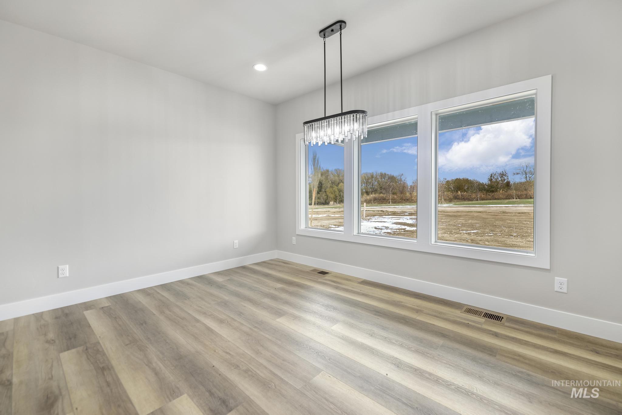 3716 N 3694 E, Kimberly, Idaho 83341, 4 Bedrooms, 2.5 Bathrooms, Residential For Sale, Price $664,900, 98923282