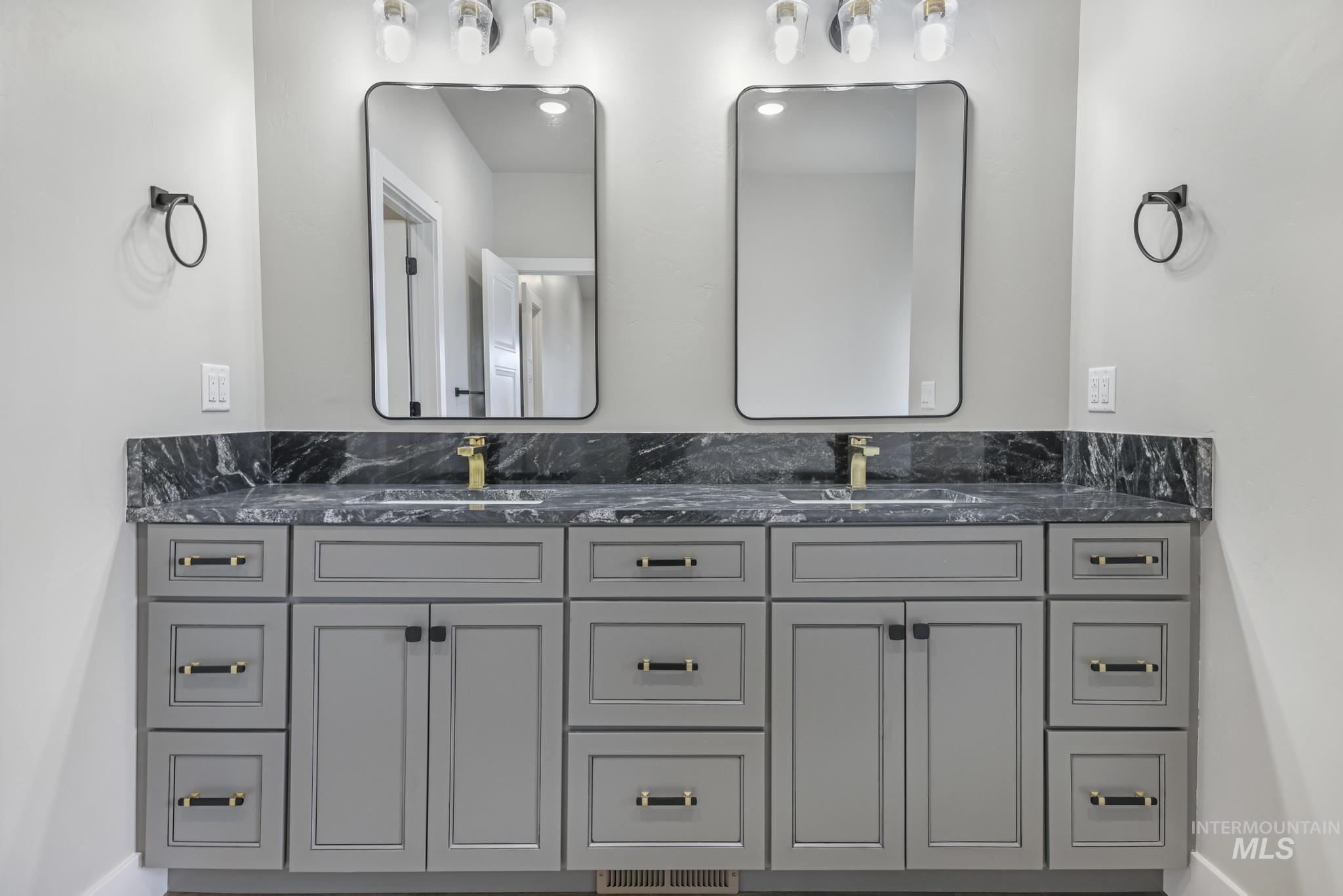 3716 N 3694 E, Kimberly, Idaho 83341, 4 Bedrooms, 2.5 Bathrooms, Residential For Sale, Price $664,900, 98923282