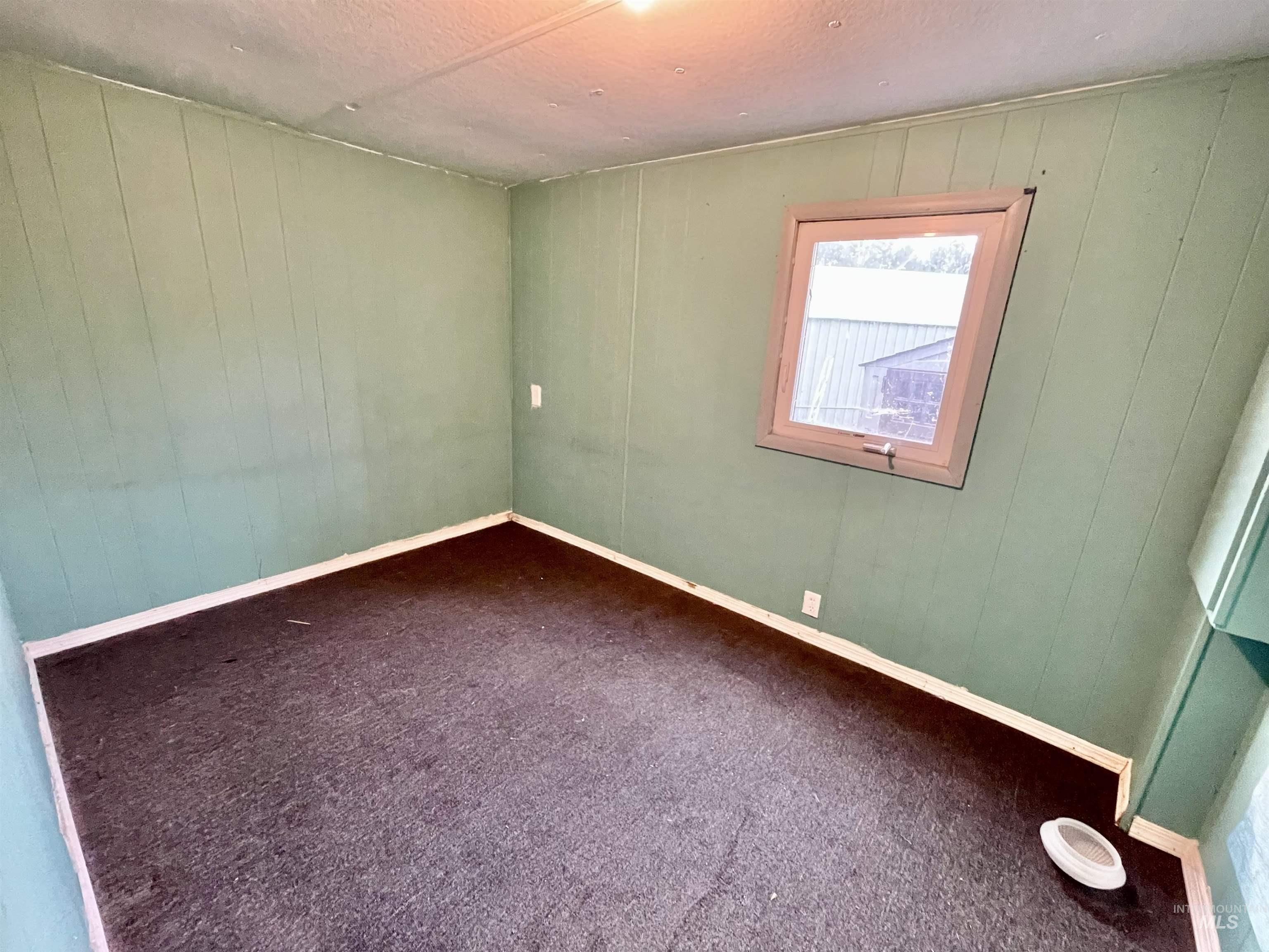 713 Brent Drive, Moscow, Idaho 83843, 1 Bedroom, 1 Bathroom, Residential For Sale, Price $29,000, 98923301