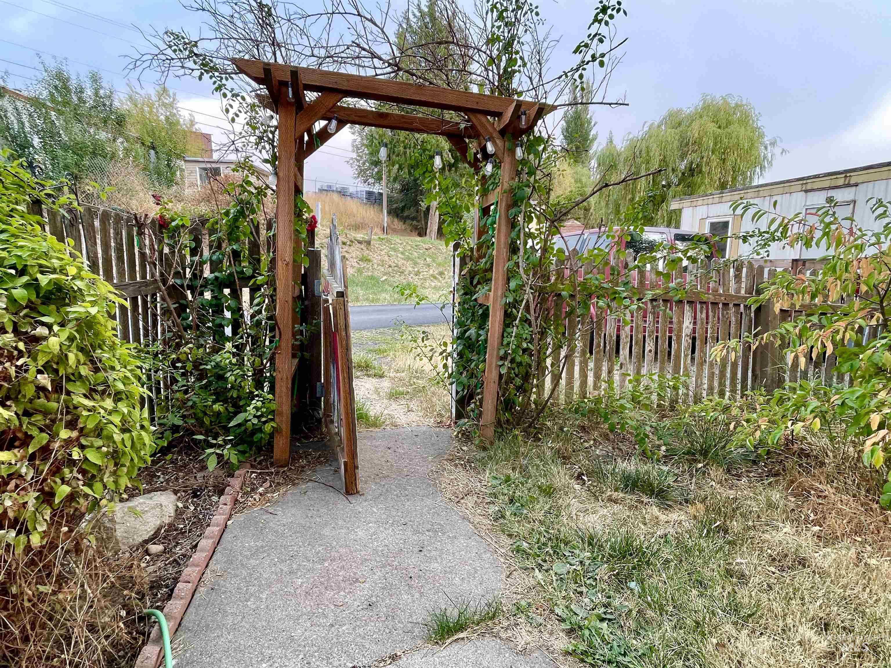 713 Brent Drive, Moscow, Idaho 83843, 1 Bedroom, 1 Bathroom, Residential For Sale, Price $29,000, 98923301