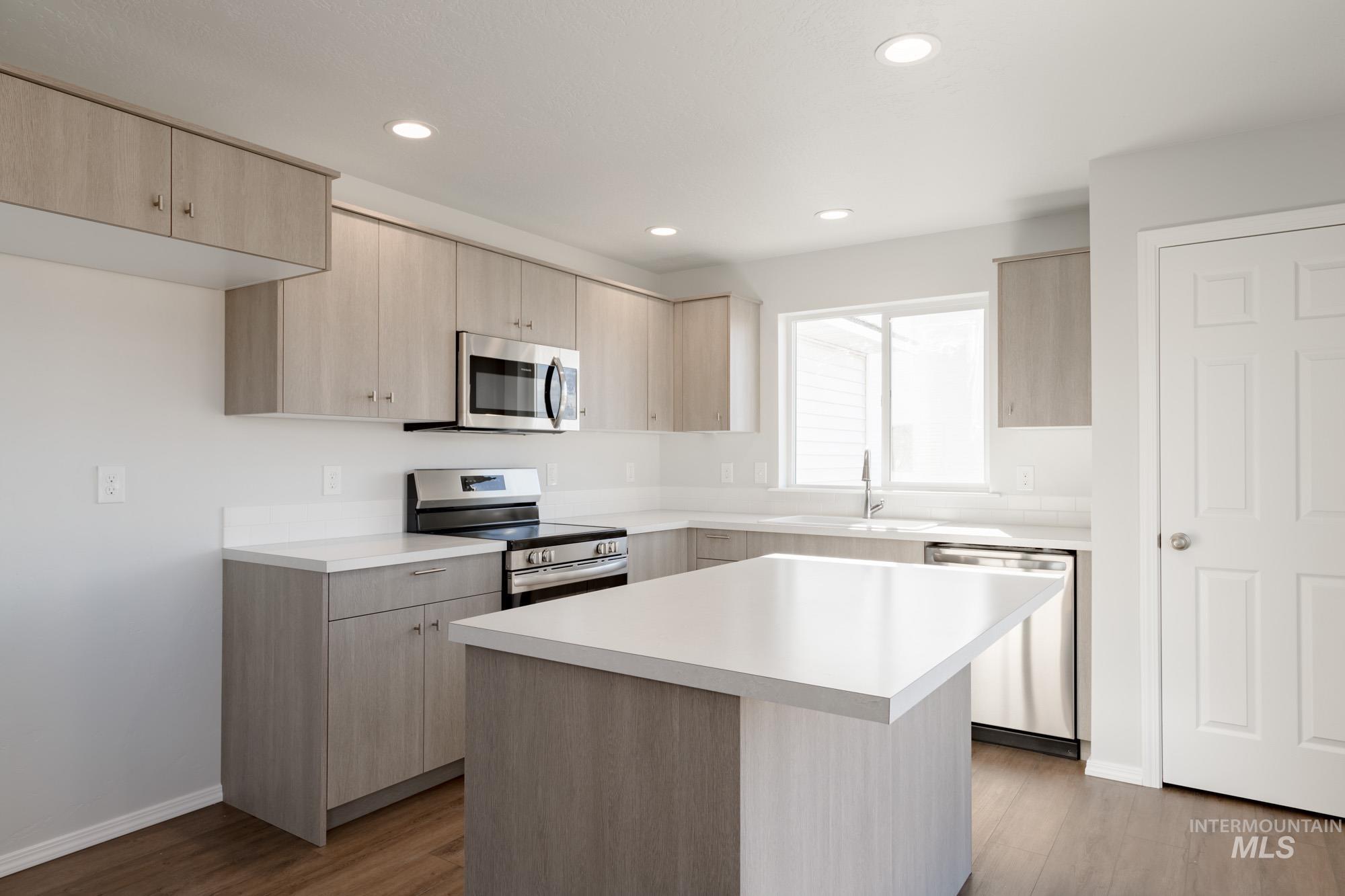 1093 Quartzite Ave, Middleton, Idaho 83644, 4 Bedrooms, 2.5 Bathrooms, Residential For Sale, Price $434,990,MLS 98923306