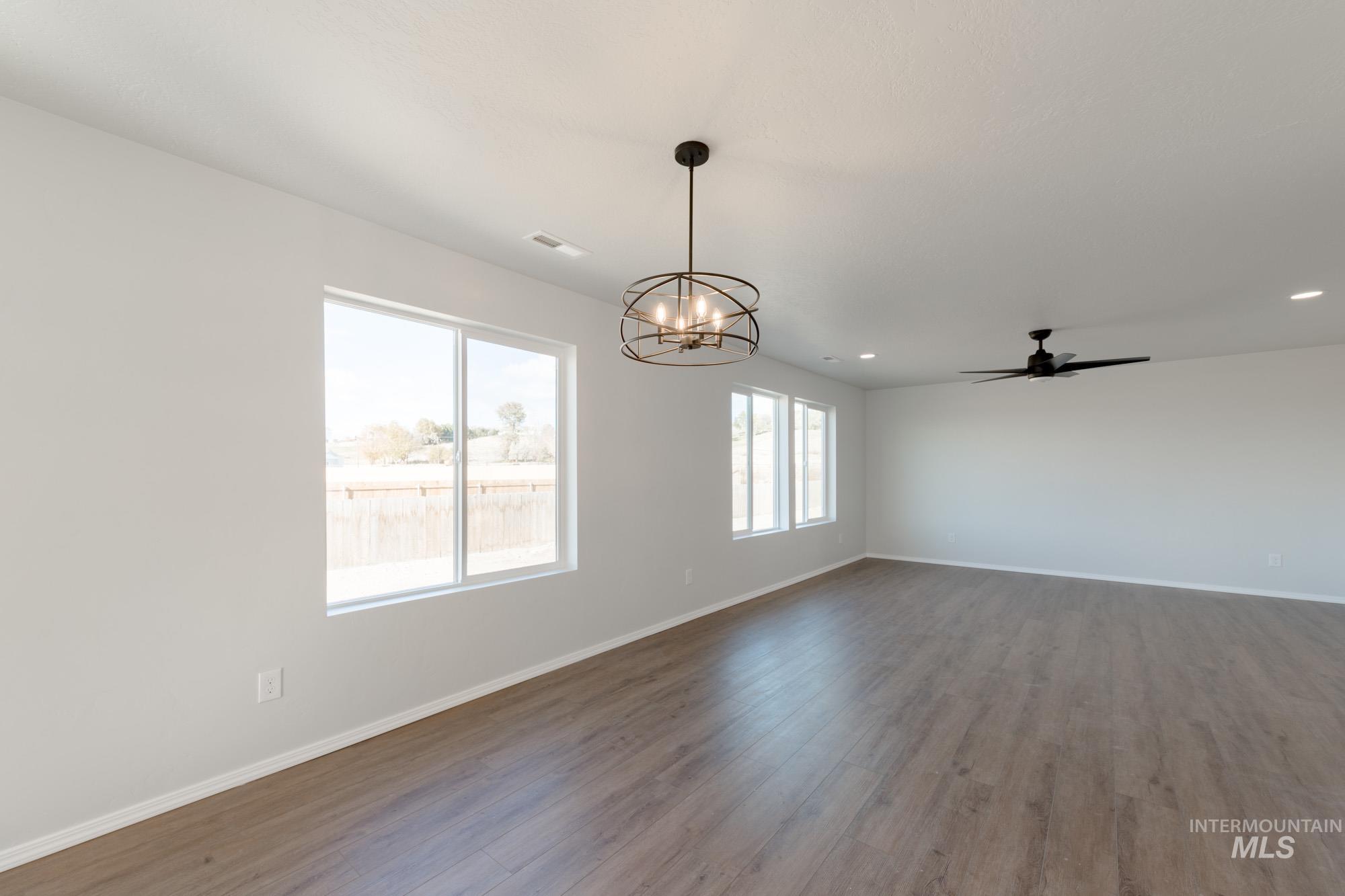 1093 Quartzite Ave, Middleton, Idaho 83644, 4 Bedrooms, 2.5 Bathrooms, Residential For Sale, Price $434,990,MLS 98923306