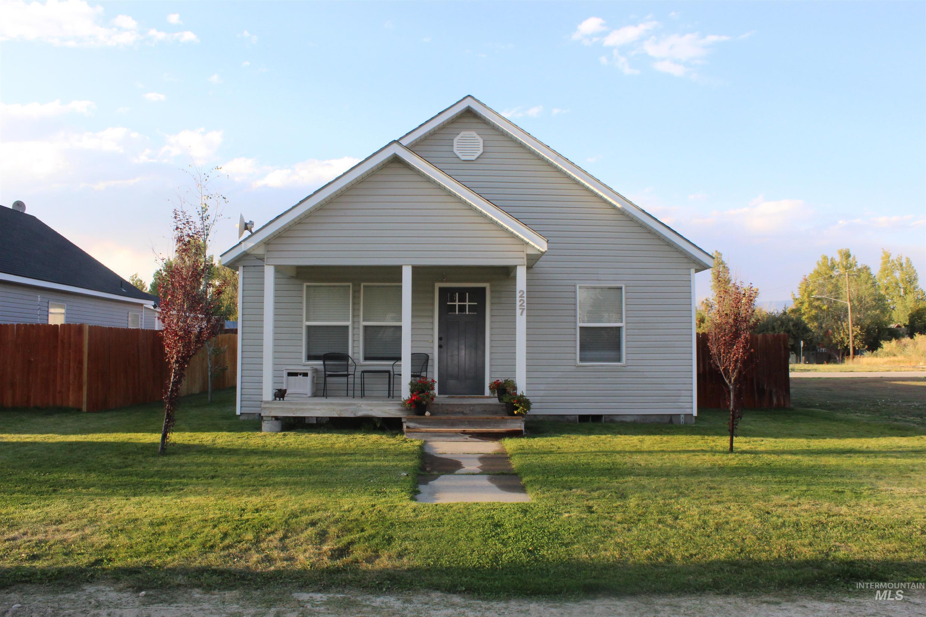 227 E Spruce Ave, Fairfield, Idaho 83327, 3 Bedrooms, 2 Bathrooms, Residential For Sale, Price $300,000,MLS 98923339