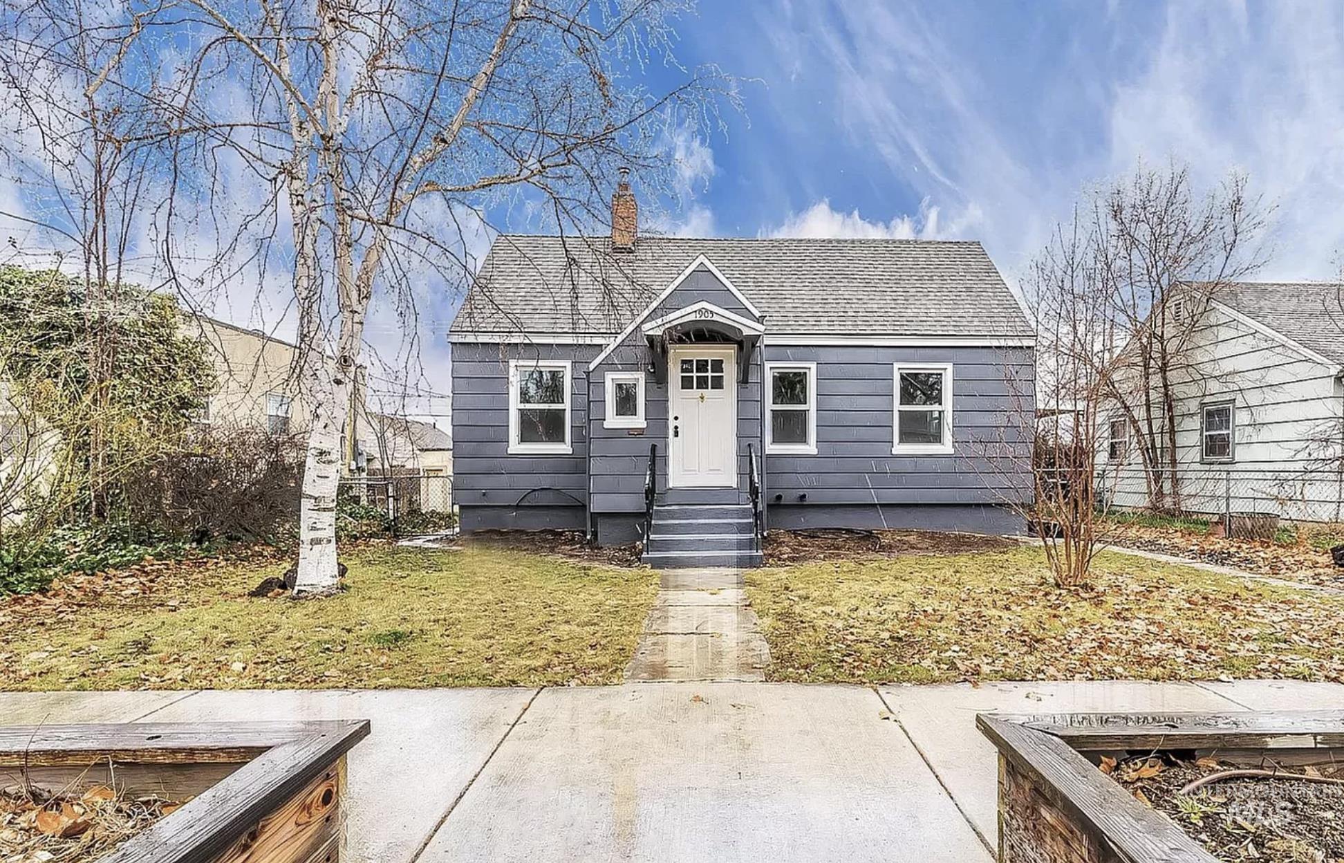 1905 W Idaho St., Boise, Idaho 83702, 2 Bedrooms, 1 Bathroom, Residential Income For Sale, Price $599,900, 98923391