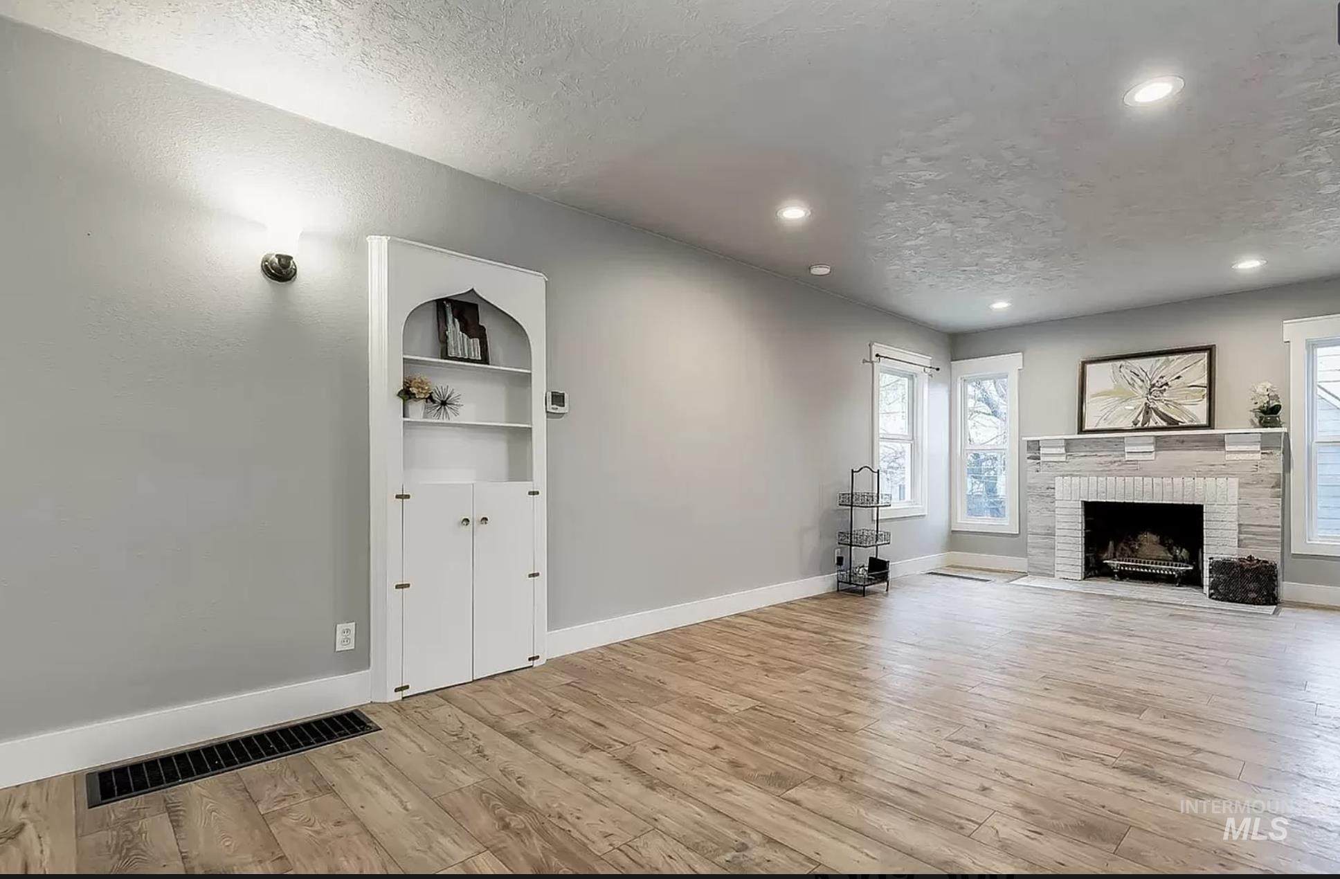 1905 W Idaho St., Boise, Idaho 83702, 2 Bedrooms, 1 Bathroom, Residential Income For Sale, Price $599,900, 98923391