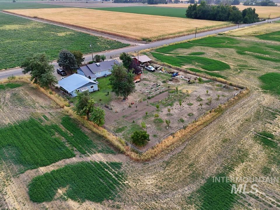 790 Olds Ferry Rd, Weiser, Idaho 83672, 3 Bedrooms, 3 Bathrooms, Residential For Sale, Price $450,000,MLS 98923414