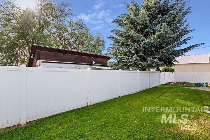 413 Main St S, Kimberly, Idaho 83341, 2 Rooms, Business/Commercial For Sale, Price $249,000, 98923447