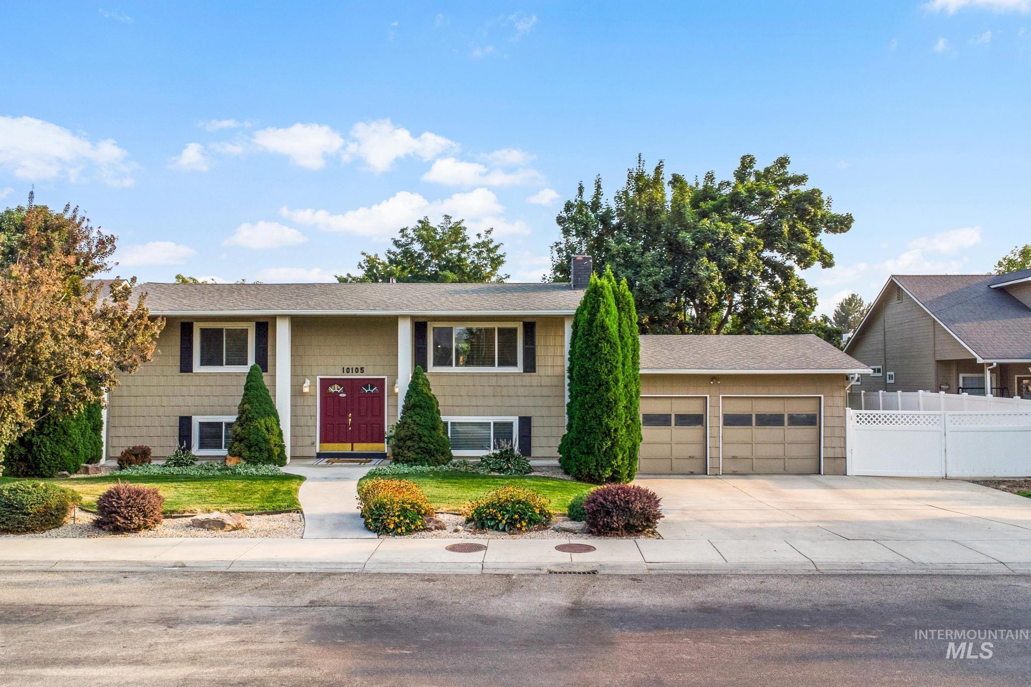 10105 W Sunflower Ln, Boise, Idaho 83704, 4 Bedrooms, 2 Bathrooms, Residential For Sale, Price $515,000,MLS 98923453