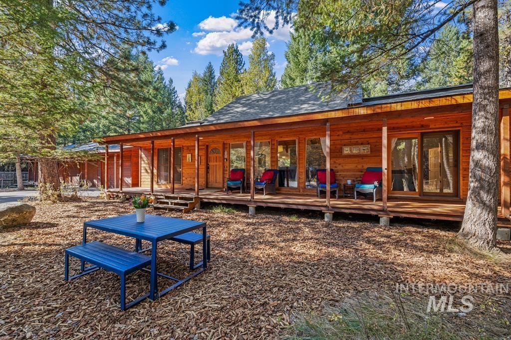 907 Lick Creek Road, McCall, Idaho 83638, 4 Bedrooms, 3 Bathrooms, Residential For Sale, Price $994,000,MLS 98923461