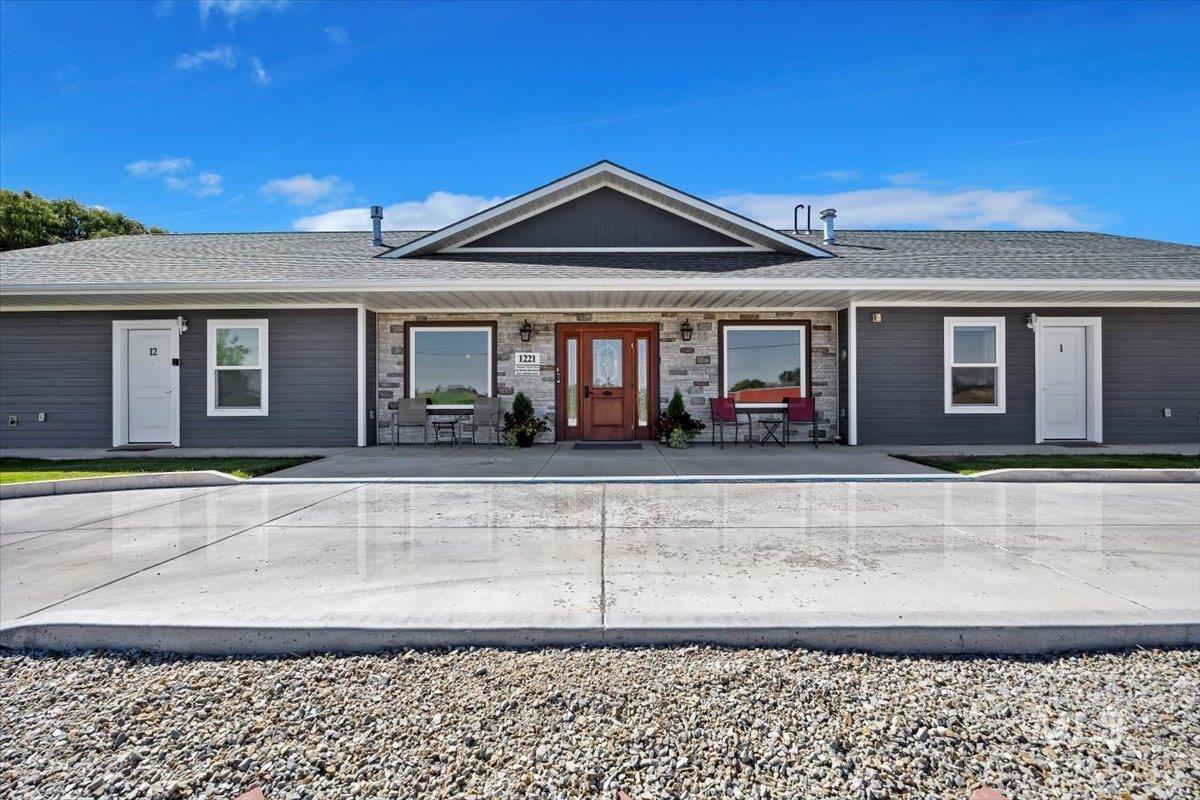 1221 21st street, Heyburn, Idaho 83336, 12 Bedrooms, 32 Rooms, Business/Commercial For Sale, Price $1,799,000,MLS 98923507