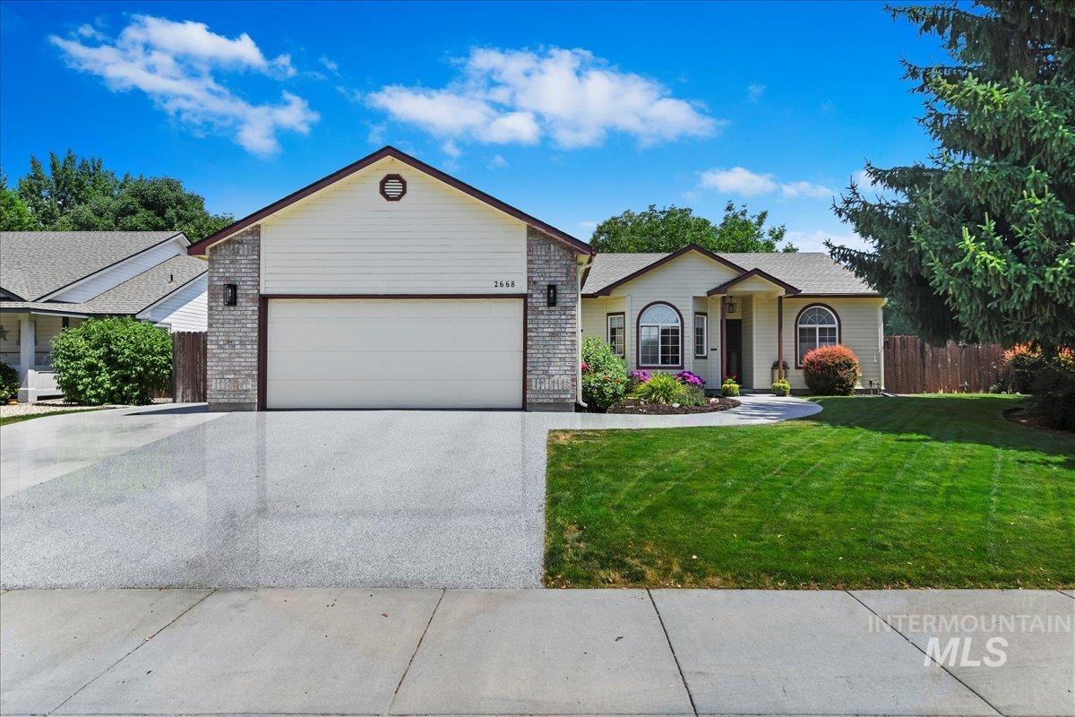 2668 N Morello, Meridian, Idaho 83646, 3 Bedrooms, 2 Bathrooms, Residential For Sale, Price $554,900,MLS 98923515