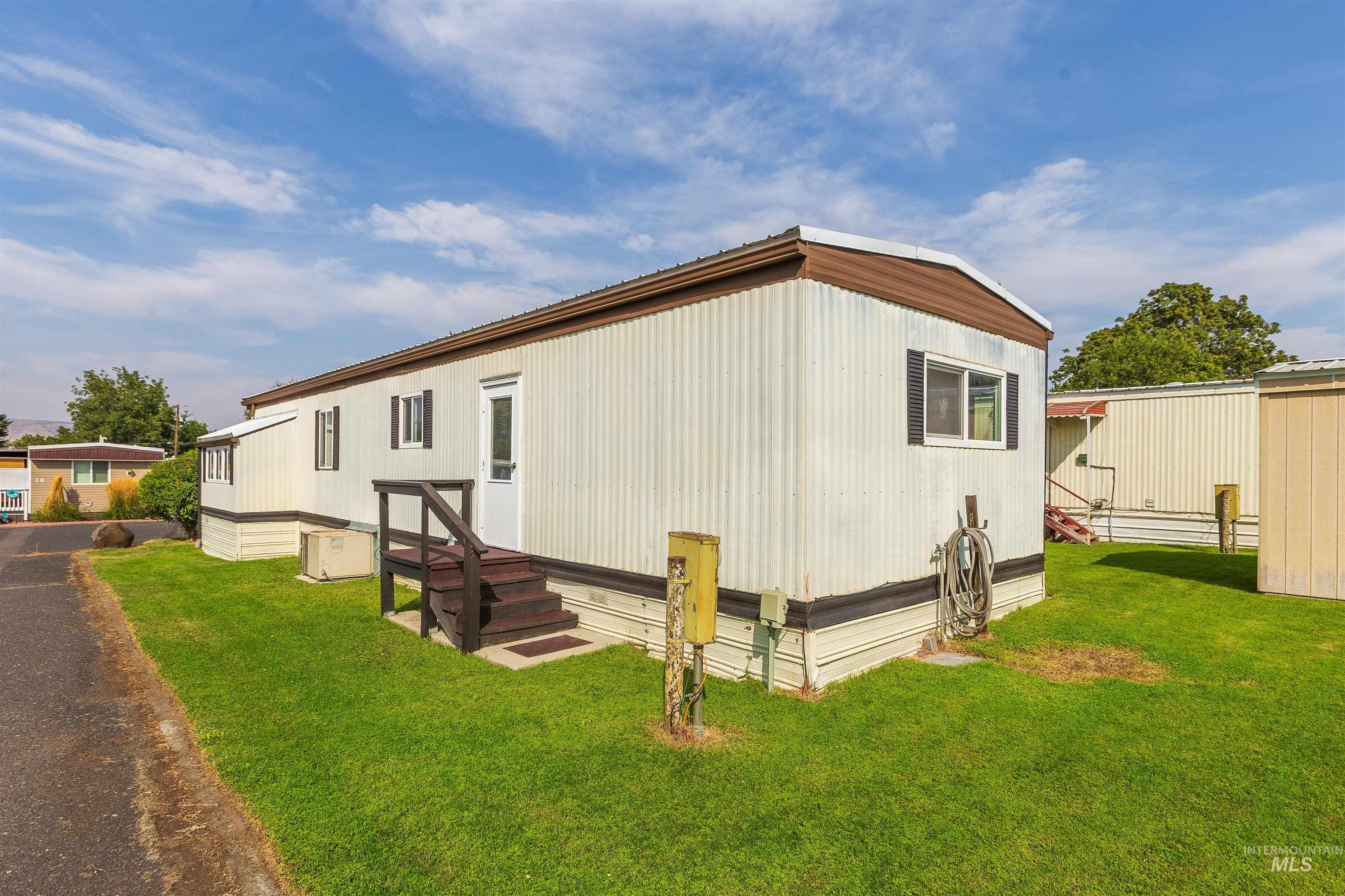 515 Warner Ave, Lewiston, Idaho 83501, 2 Bedrooms, 1 Bathroom, Residential For Sale, Price $73,000, 98923541