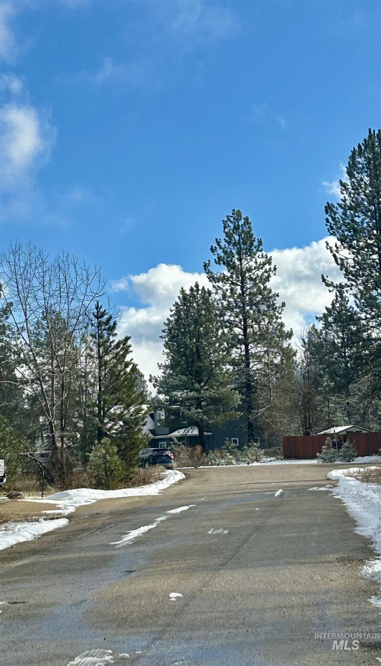 103 Mores Creek Drive, Idaho City, Idaho 83631, 3 Bedrooms, 2.5 Bathrooms, Residential For Sale, Price $525,000,MLS 98923561