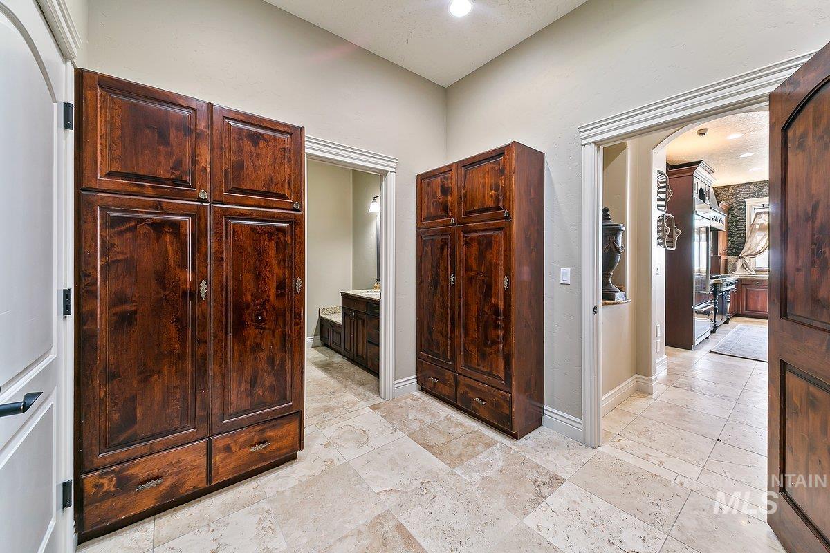 10430 Randall Lane, Caldwell, Idaho 83607, 4 Bedrooms, 4.5 Bathrooms, Residential For Sale, Price $2,400,000, 98923573
