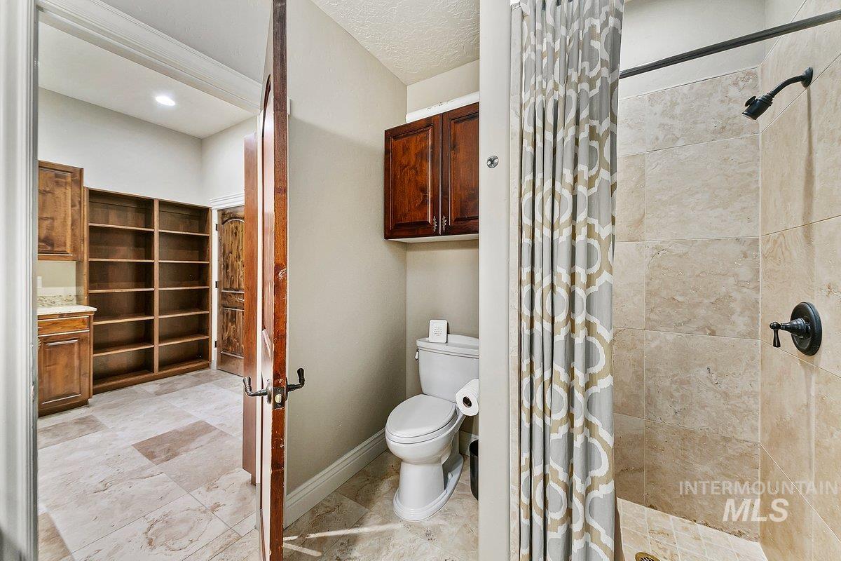 10430 Randall Lane, Caldwell, Idaho 83607, 4 Bedrooms, 4.5 Bathrooms, Residential For Sale, Price $2,400,000, 98923573