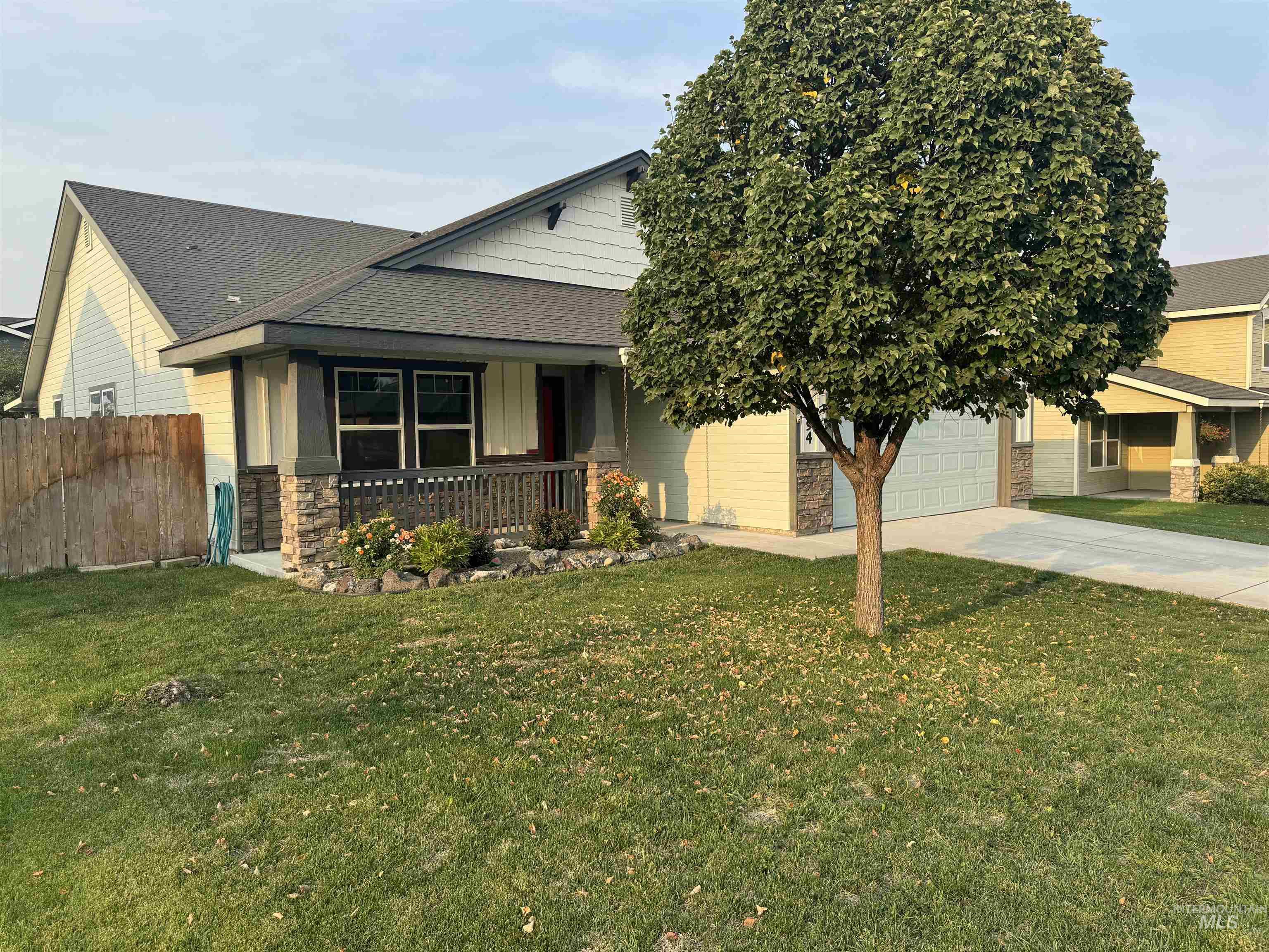 794 W Sandbox, Kuna, Idaho 83634, 3 Bedrooms, 2 Bathrooms, Residential For Sale, Price $394,000,MLS 98923581