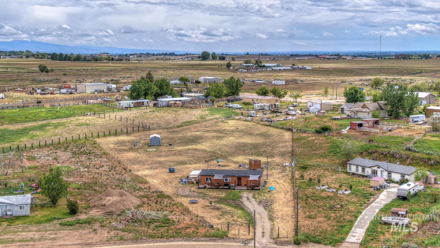 7750 Katelca Dr, Middleton, Idaho 83644, 3 Bedrooms, 2 Bathrooms, Residential For Sale, Price $450,000,MLS 98923606