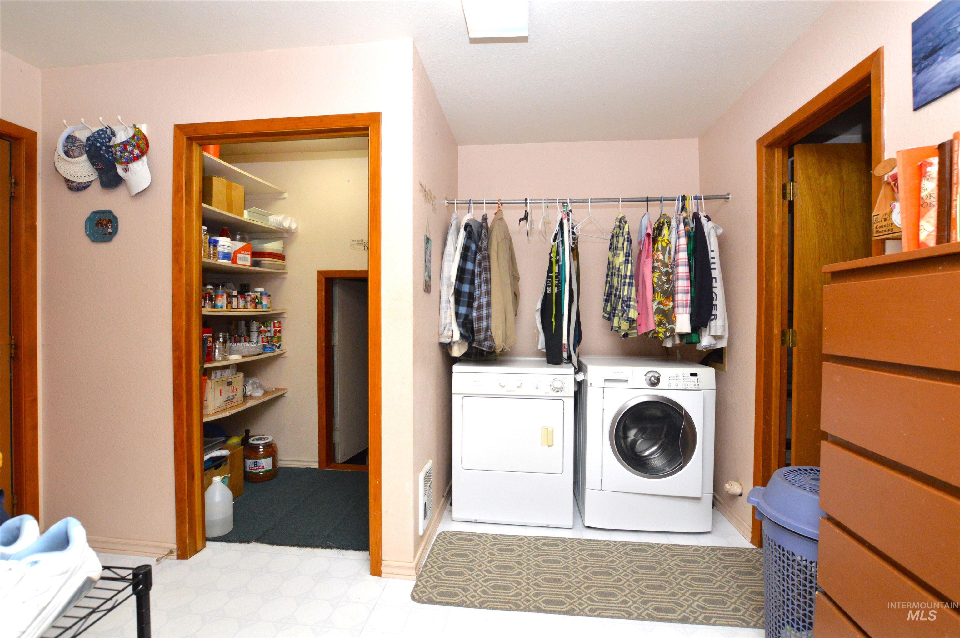 169 Westfall Ln, Kamiah, Idaho 83536, 3 Bedrooms, 3 Bathrooms, Residential For Sale, Price $565,000, 98923619