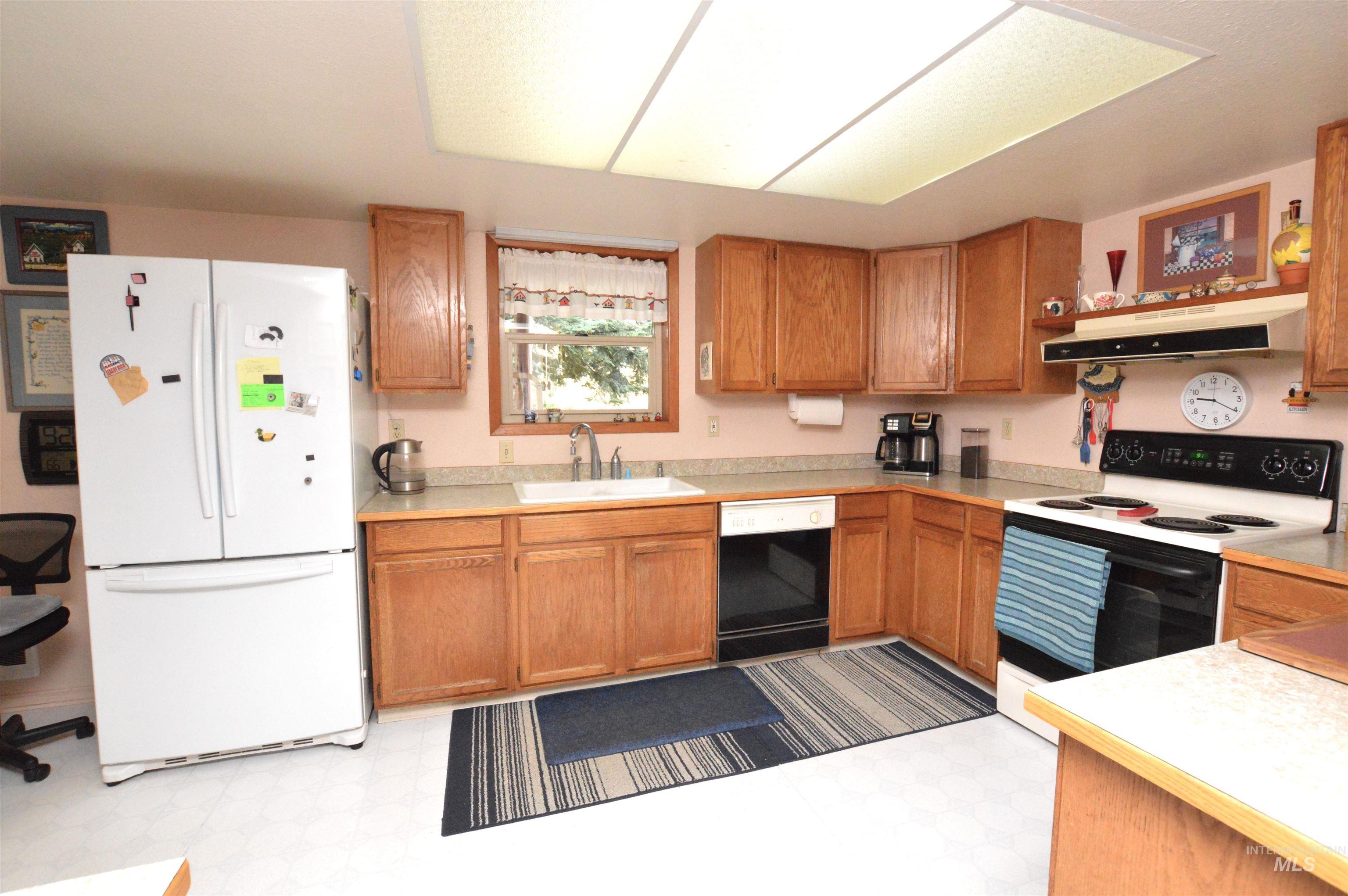 169 Westfall Ln, Kamiah, Idaho 83536, 3 Bedrooms, 3 Bathrooms, Residential For Sale, Price $565,000, 98923619