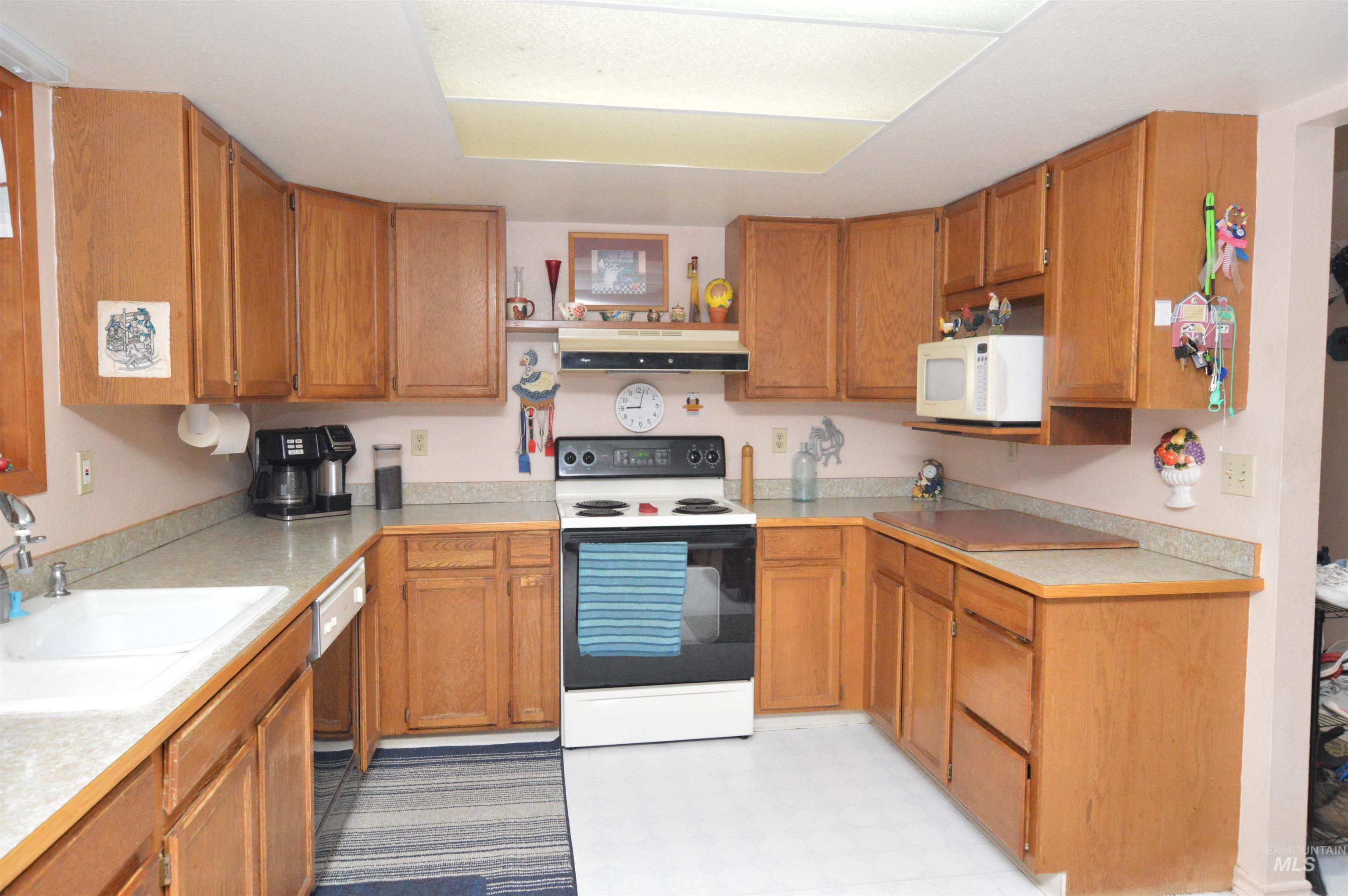 169 Westfall Ln, Kamiah, Idaho 83536, 3 Bedrooms, 3 Bathrooms, Residential For Sale, Price $565,000, 98923619