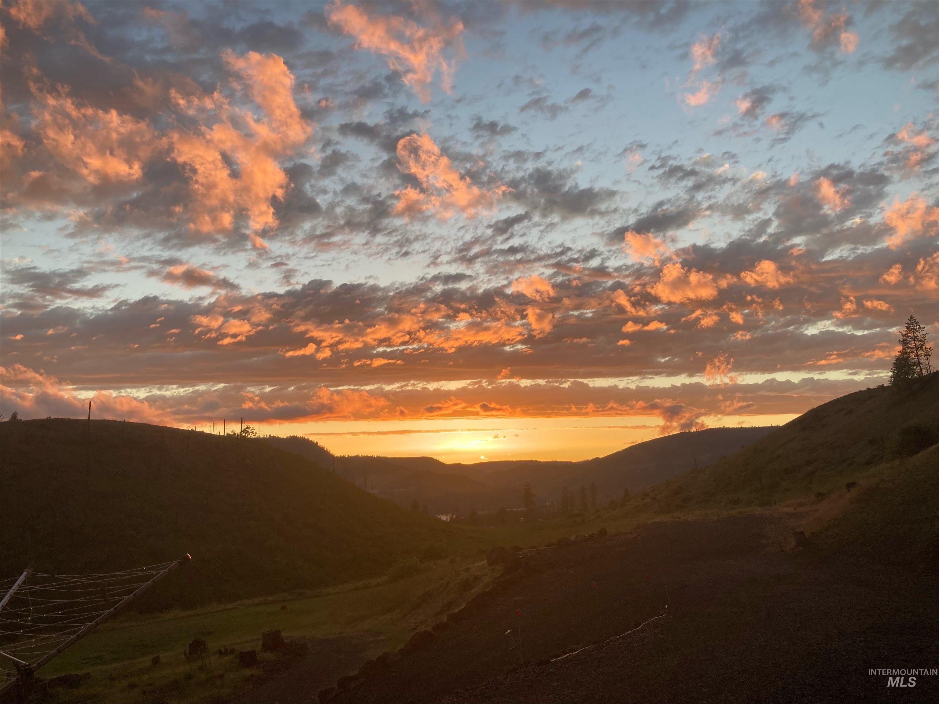 169 Westfall Ln, Kamiah, Idaho 83536, 3 Bedrooms, 3 Bathrooms, Residential For Sale, Price $565,000, 98923619