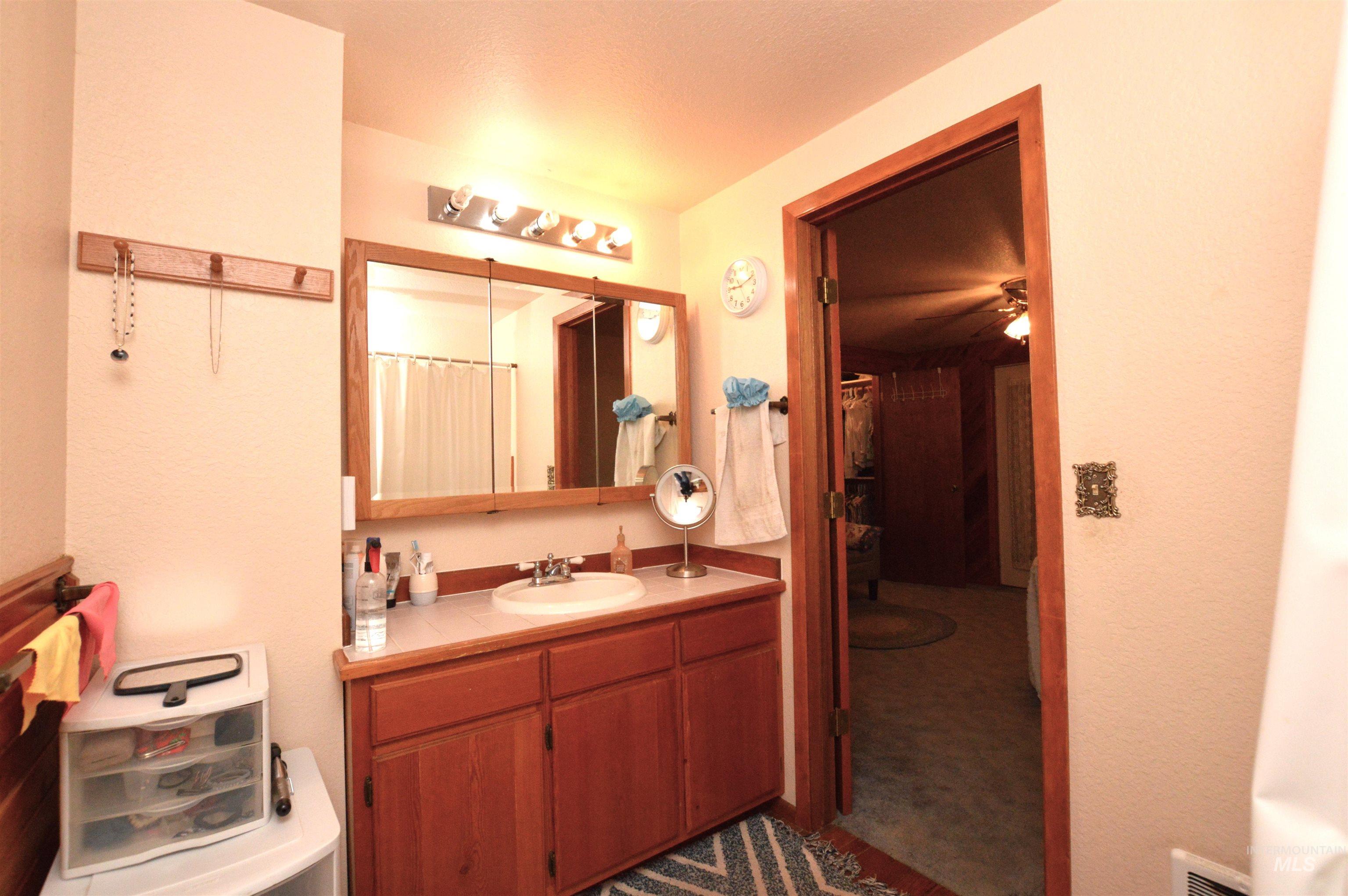 169 Westfall Ln, Kamiah, Idaho 83536, 3 Bedrooms, 3 Bathrooms, Residential For Sale, Price $565,000, 98923619