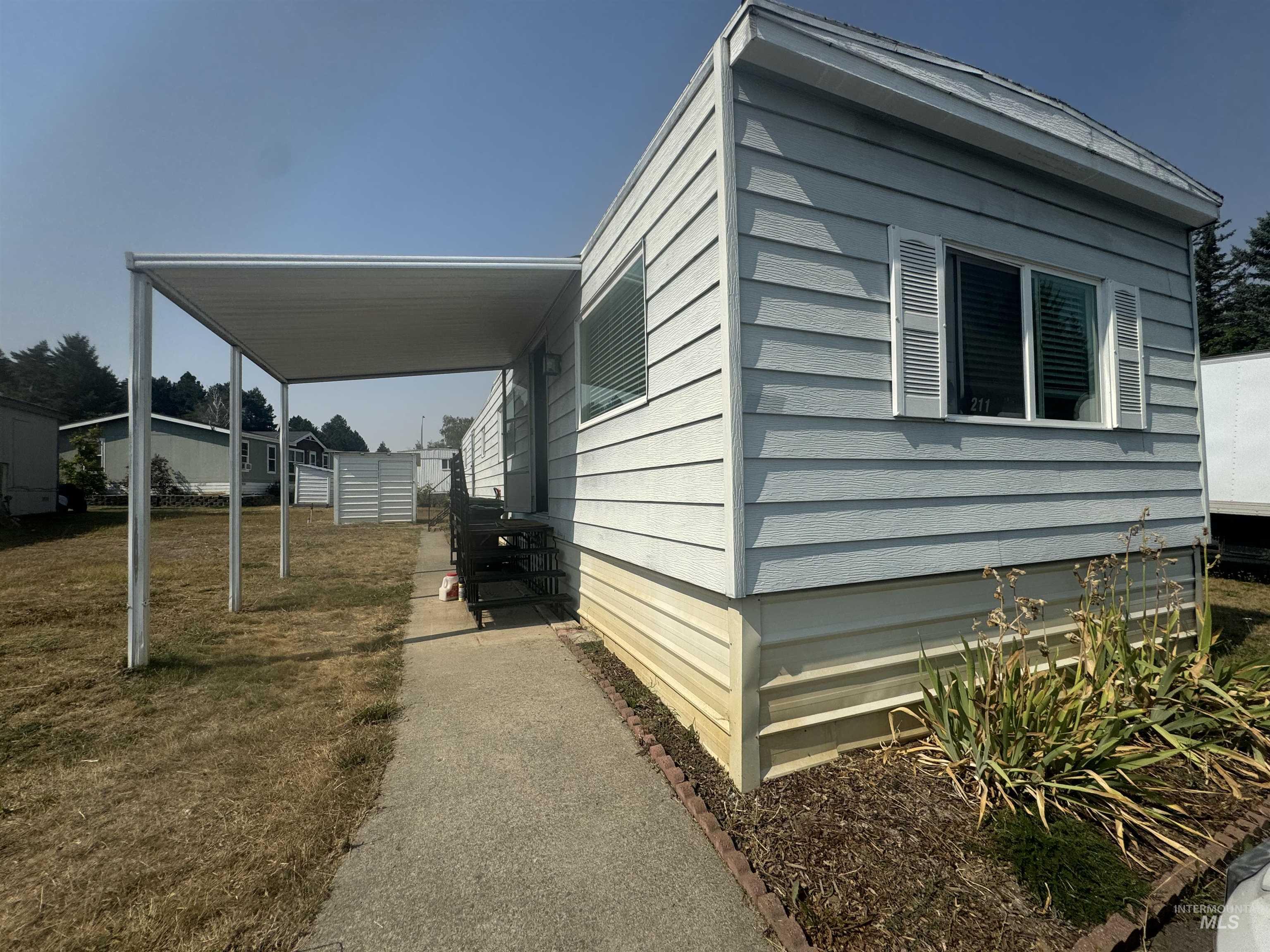 411 N Almon, Moscow, Idaho 83843, 2 Bedrooms, 1 Bathroom, Residential For Sale, Price $65,000, 98923689