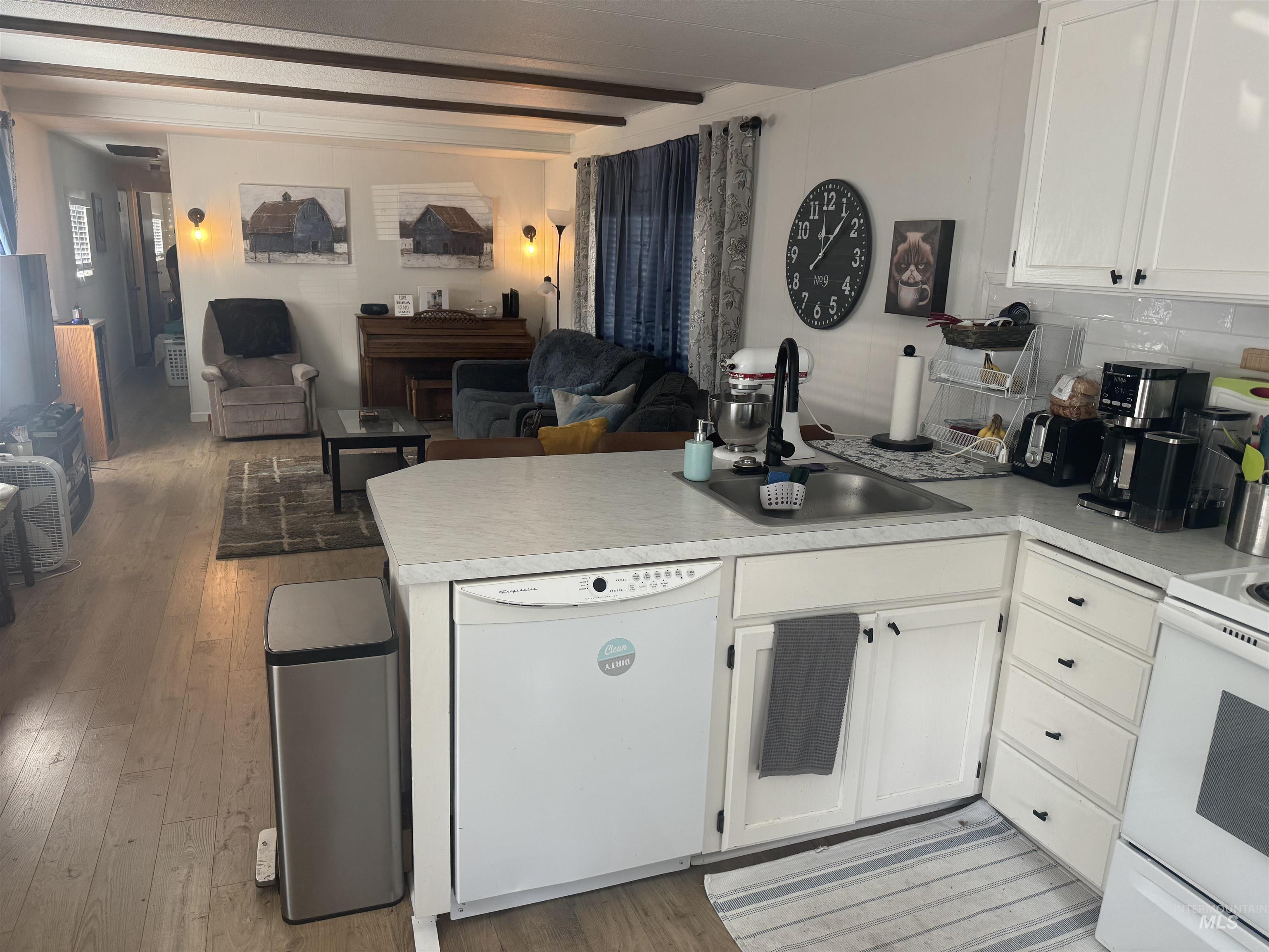 411 N Almon, Moscow, Idaho 83843, 2 Bedrooms, 1 Bathroom, Residential For Sale, Price $65,000, 98923689
