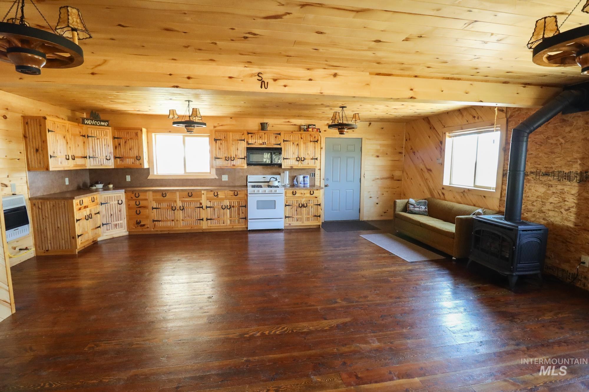 1780 Sadorus Hill Road, Ashton, Idaho 83420, 2 Bedrooms, 1 Bathroom, Residential For Sale, Price $4,500,000, 98923727