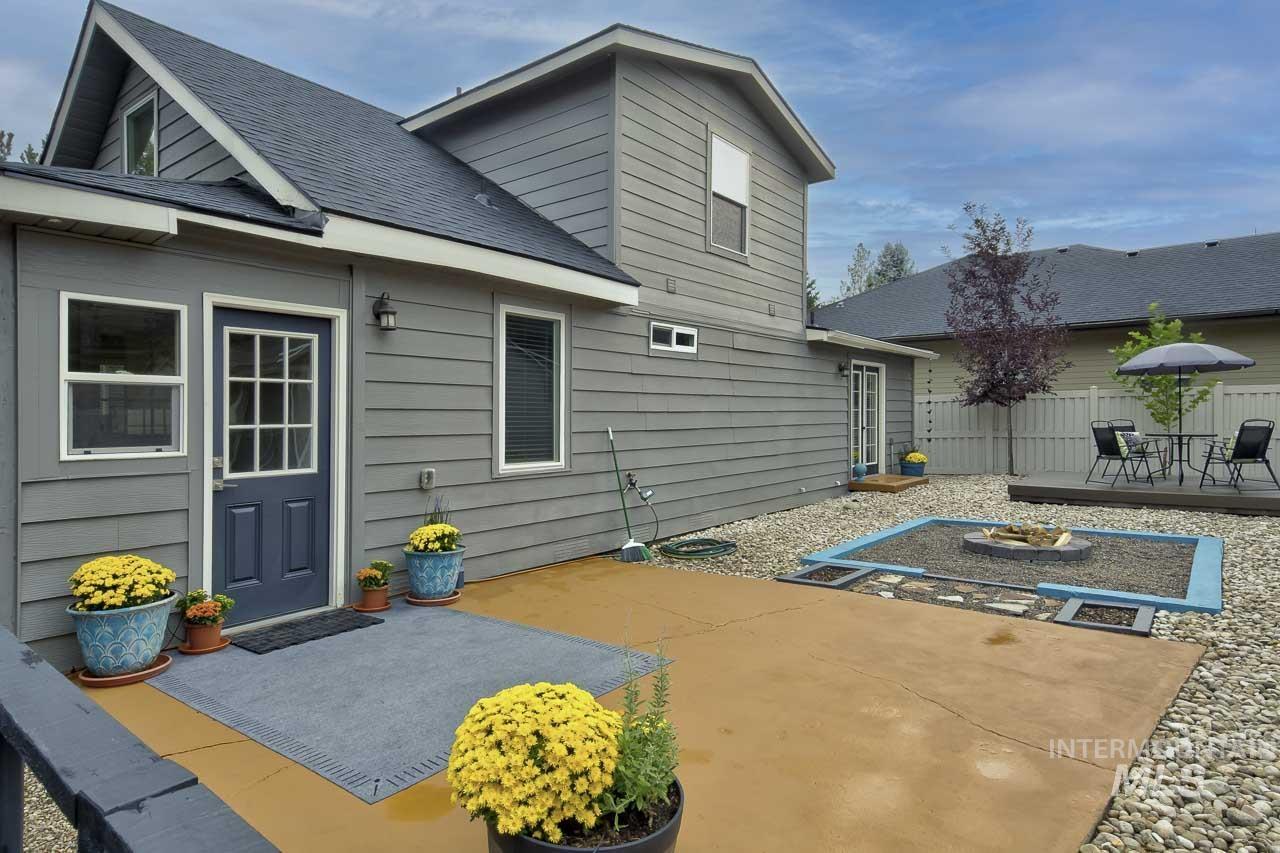 5930 N Arney Ln, Garden City, Idaho 83714, 3 Bedrooms, 2 Bathrooms, Residential For Sale, Price $460,000,MLS 98923779