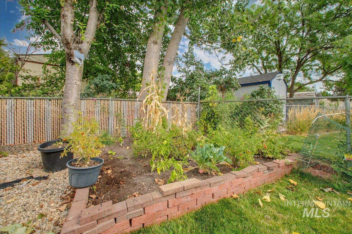 428 Mesquite St, Boise, Idaho 83713, 3 Bedrooms, 2 Bathrooms, Residential For Sale, Price $115,000, 98923782