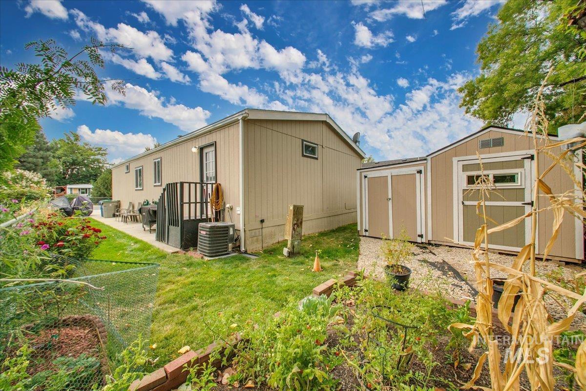 428 Mesquite St, Boise, Idaho 83713, 3 Bedrooms, 2 Bathrooms, Residential For Sale, Price $115,000, 98923782