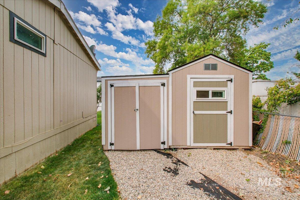 428 Mesquite St, Boise, Idaho 83713, 3 Bedrooms, 2 Bathrooms, Residential For Sale, Price $115,000, 98923782