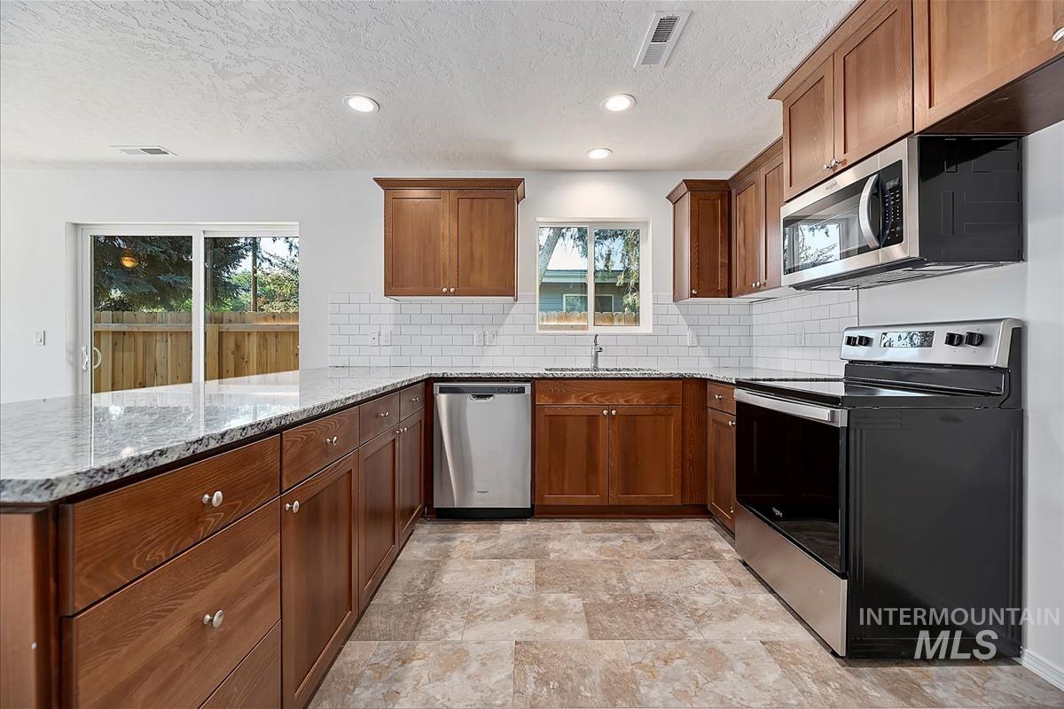 47 N Fairview St., Nampa, Idaho 83651, 3 Bedrooms, 2 Bathrooms, Residential Income For Sale, Price $650,000, 98923786