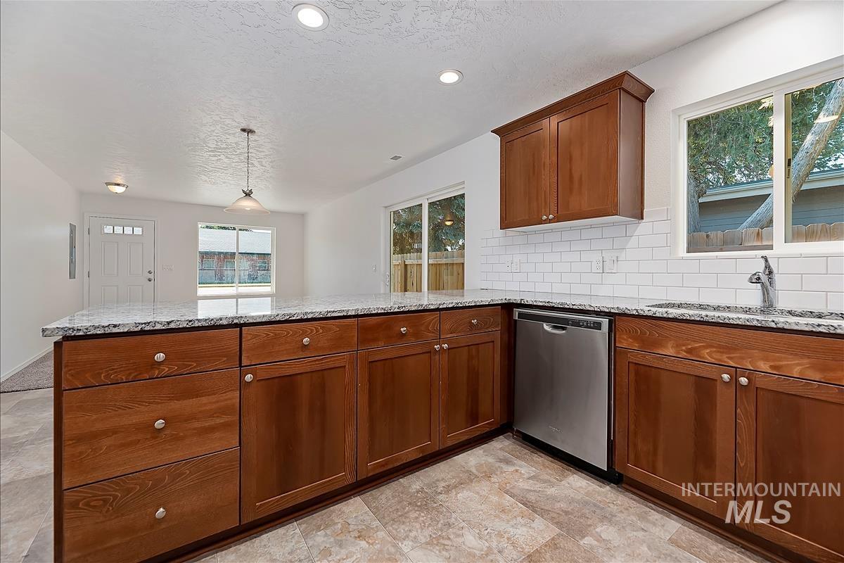 47 N Fairview St., Nampa, Idaho 83651, 3 Bedrooms, 2 Bathrooms, Residential Income For Sale, Price $650,000, 98923786