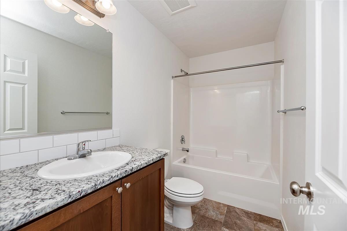 47 N Fairview St., Nampa, Idaho 83651, 3 Bedrooms, 2 Bathrooms, Residential Income For Sale, Price $650,000, 98923786