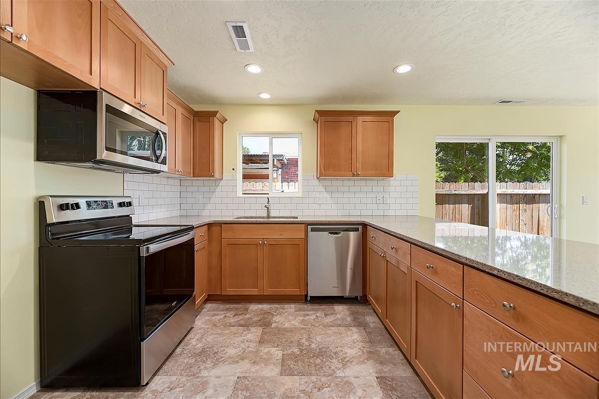 47 N Fairview St., Nampa, Idaho 83651, 3 Bedrooms, 2 Bathrooms, Residential Income For Sale, Price $650,000, 98923786