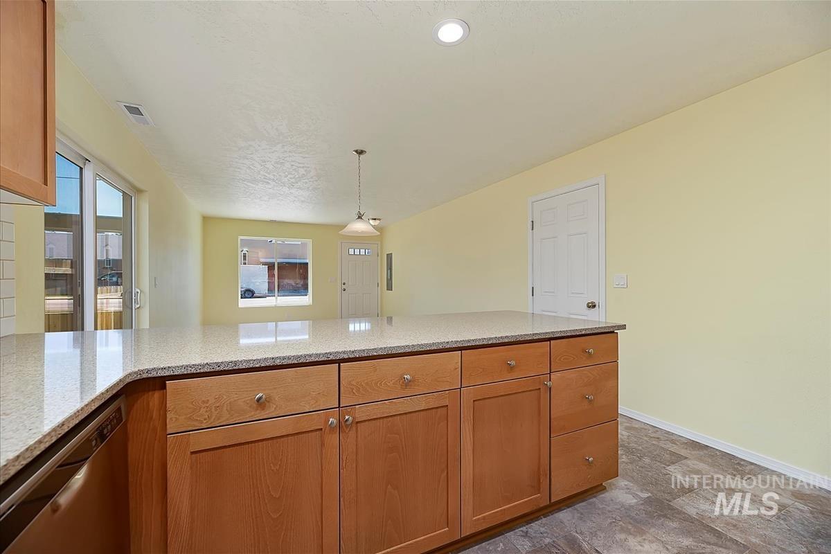 47 N Fairview St., Nampa, Idaho 83651, 3 Bedrooms, 2 Bathrooms, Residential Income For Sale, Price $650,000, 98923786