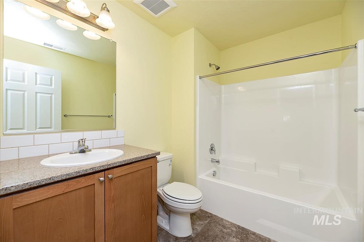 47 N Fairview St., Nampa, Idaho 83651, 3 Bedrooms, 2 Bathrooms, Residential Income For Sale, Price $650,000, 98923786