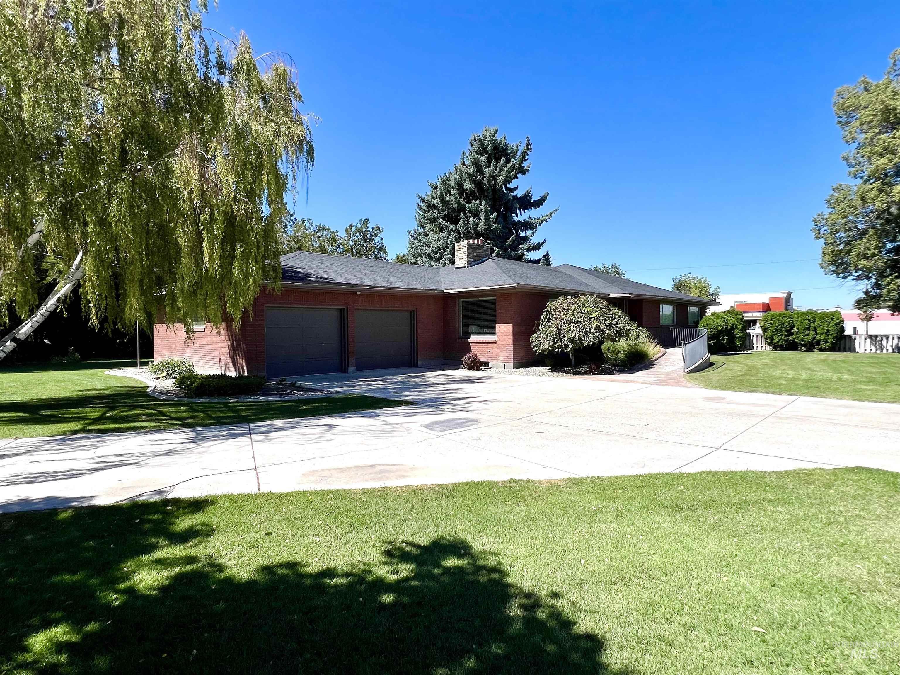 2240 Overland Ave, Burley, Idaho 83318, 4 Rooms, Business/Commercial For Sale, Price $450,000, 98923844