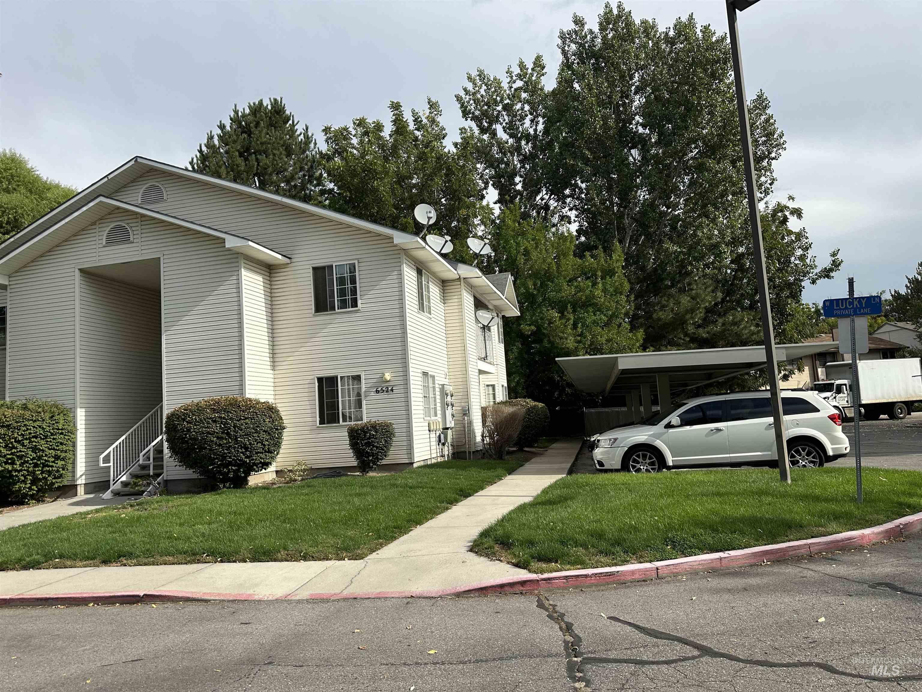 6524 W Lucky Ln, Boise, Idaho 83714, 2 Bedrooms, 2 Bathrooms, Residential Income For Sale, Price $935,000, 98923875