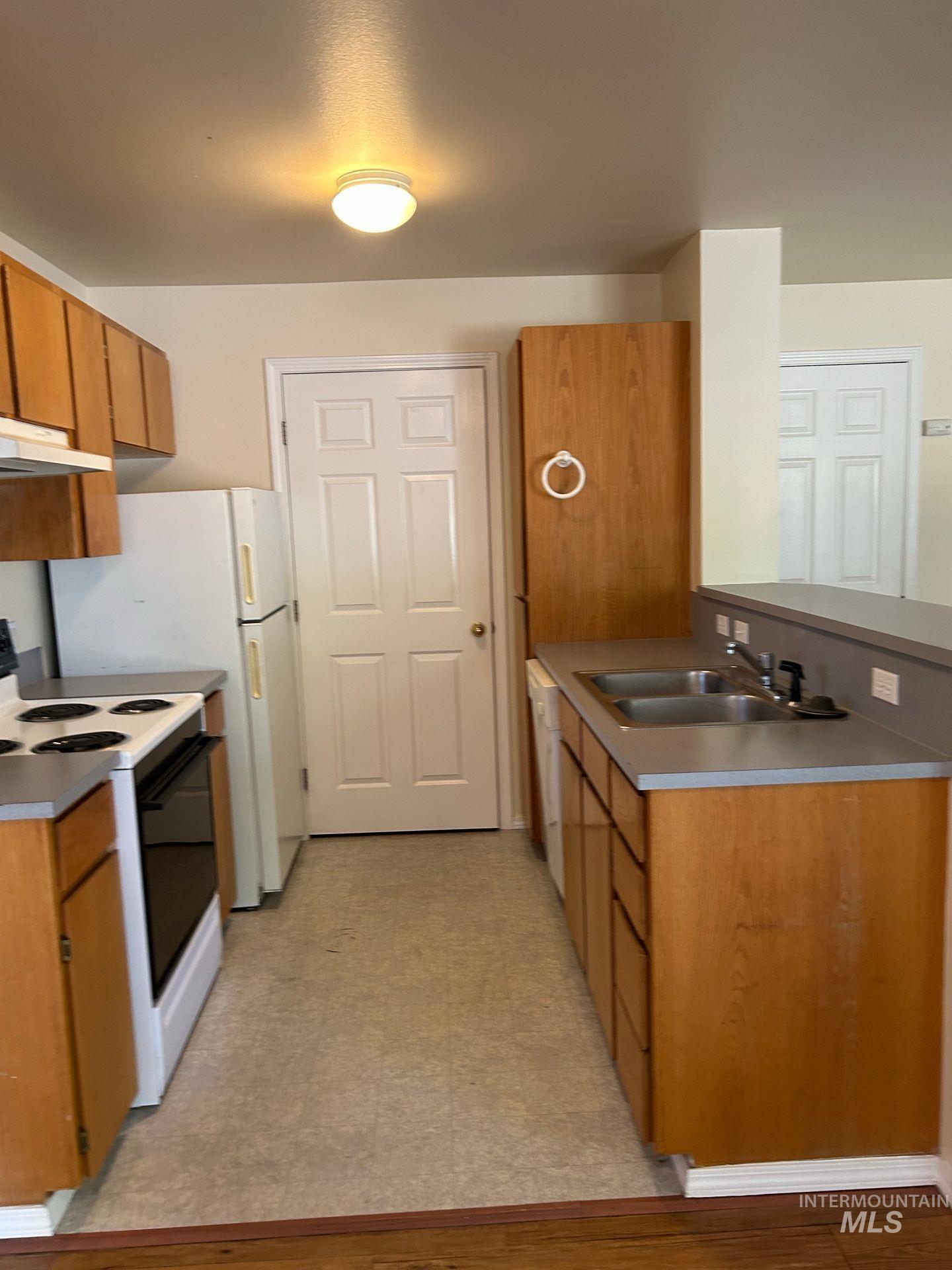 6524 W Lucky Ln, Boise, Idaho 83714, 2 Bedrooms, 2 Bathrooms, Residential Income For Sale, Price $935,000, 98923875